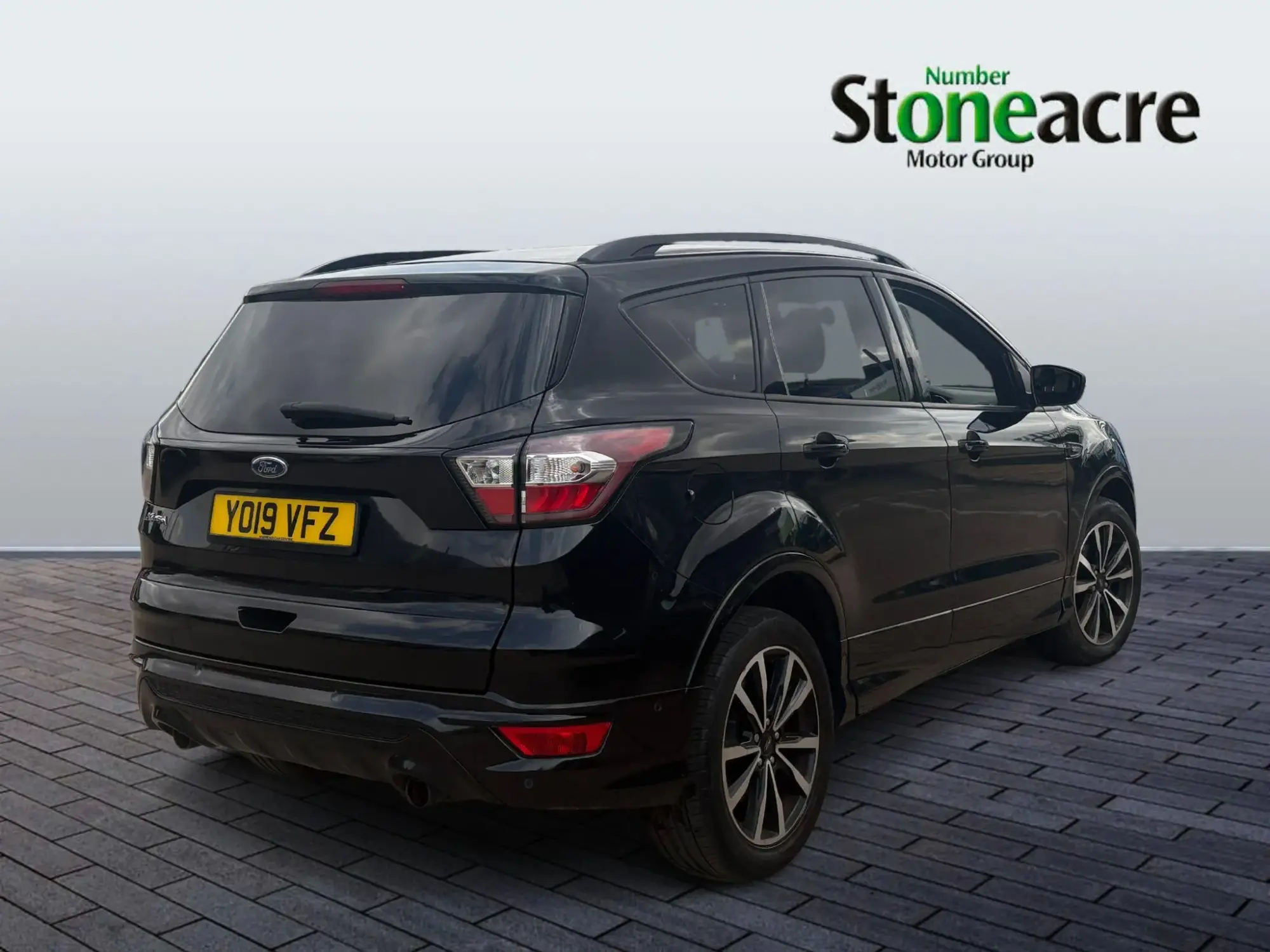 Ford Kuga 1.5 EcoBoost ST-Line 5dr 2WD YO19VFZ Image 3