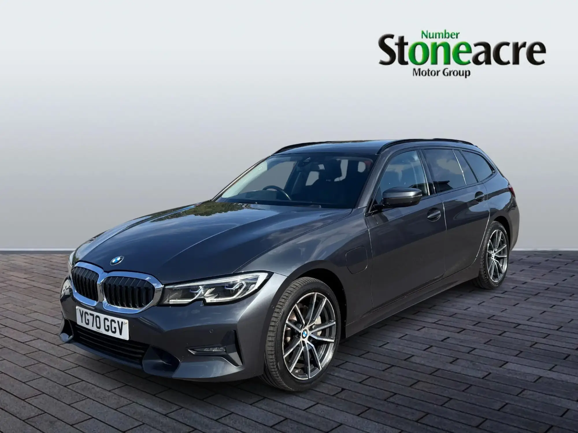 BMW 3 Series 2.0 330e 12kWh Sport Pro Touring Auto Euro 6 (s/s) 5dr YG70GGV Image 3