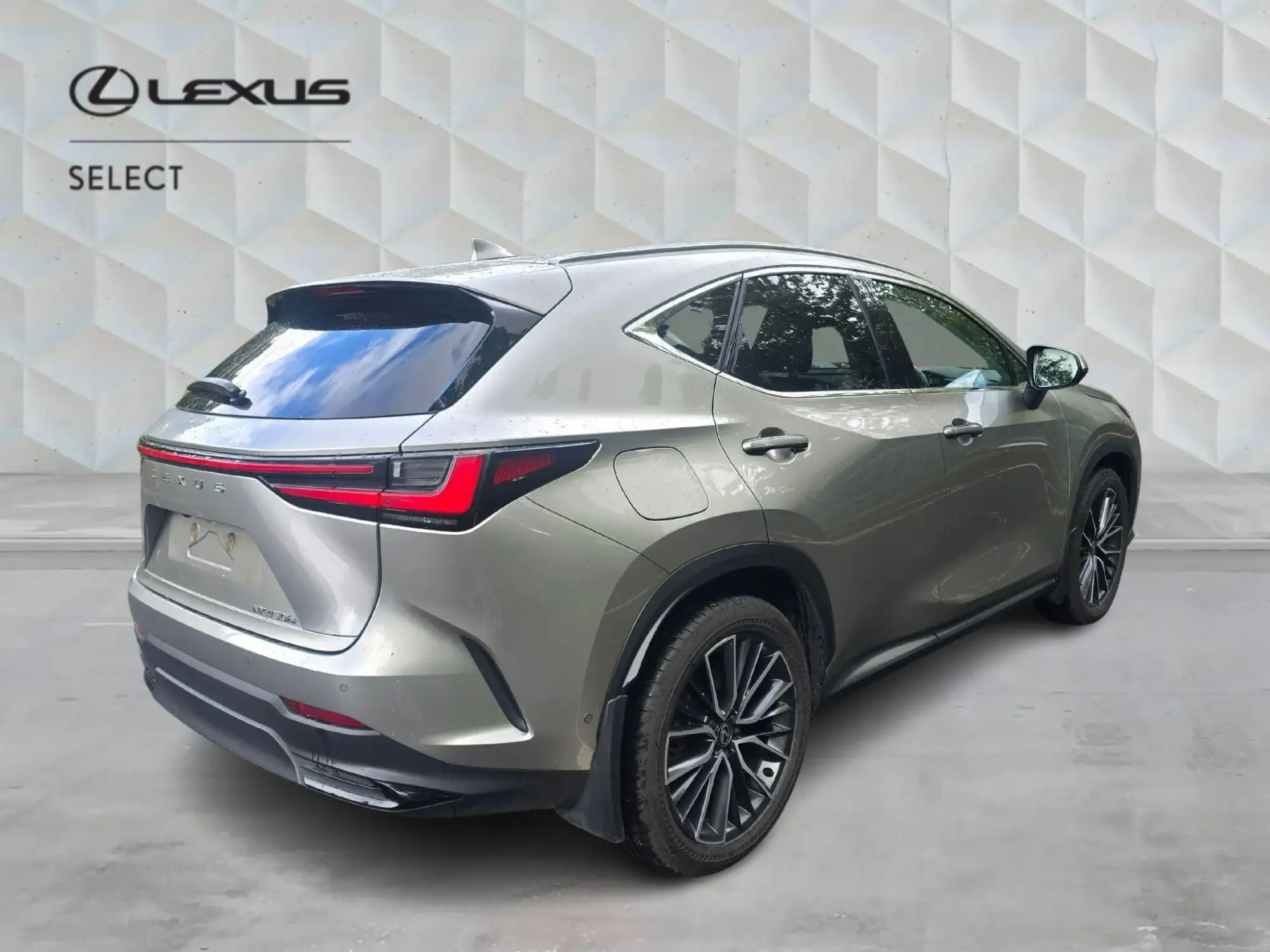 Lexus NX Self-Charging Hybrid 2.5 450h+ 18.1kWh Takumi E-CVT 4WD Euro 6 (s/s) 5dr LH21NMH Image 3