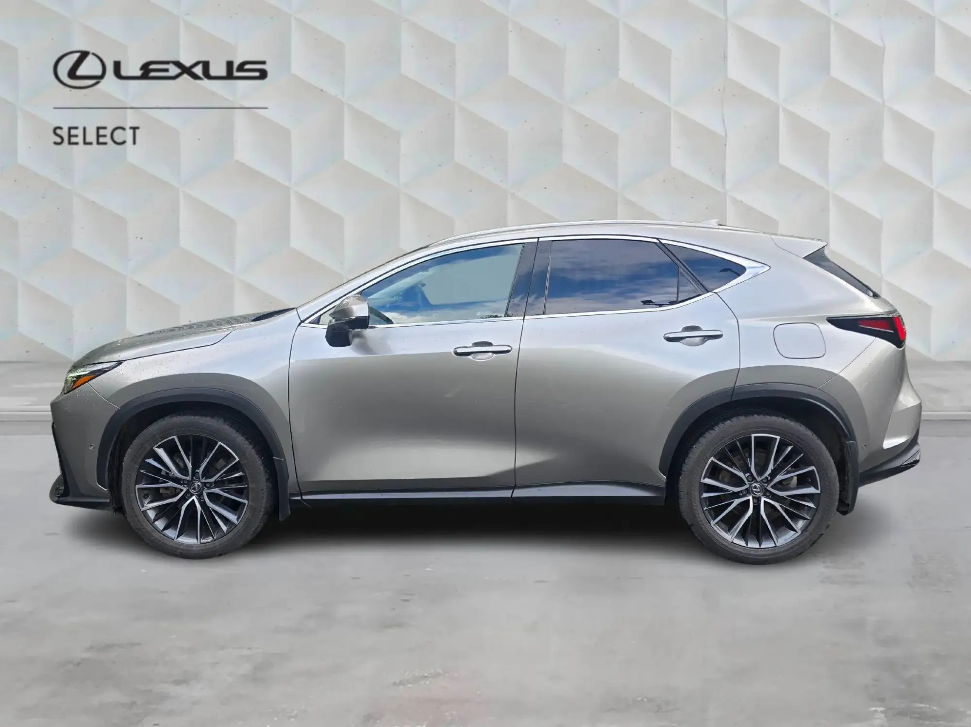 Lexus NX Self-Charging Hybrid Image 6 Lexus NX Self-Charging Hybrid Image 6