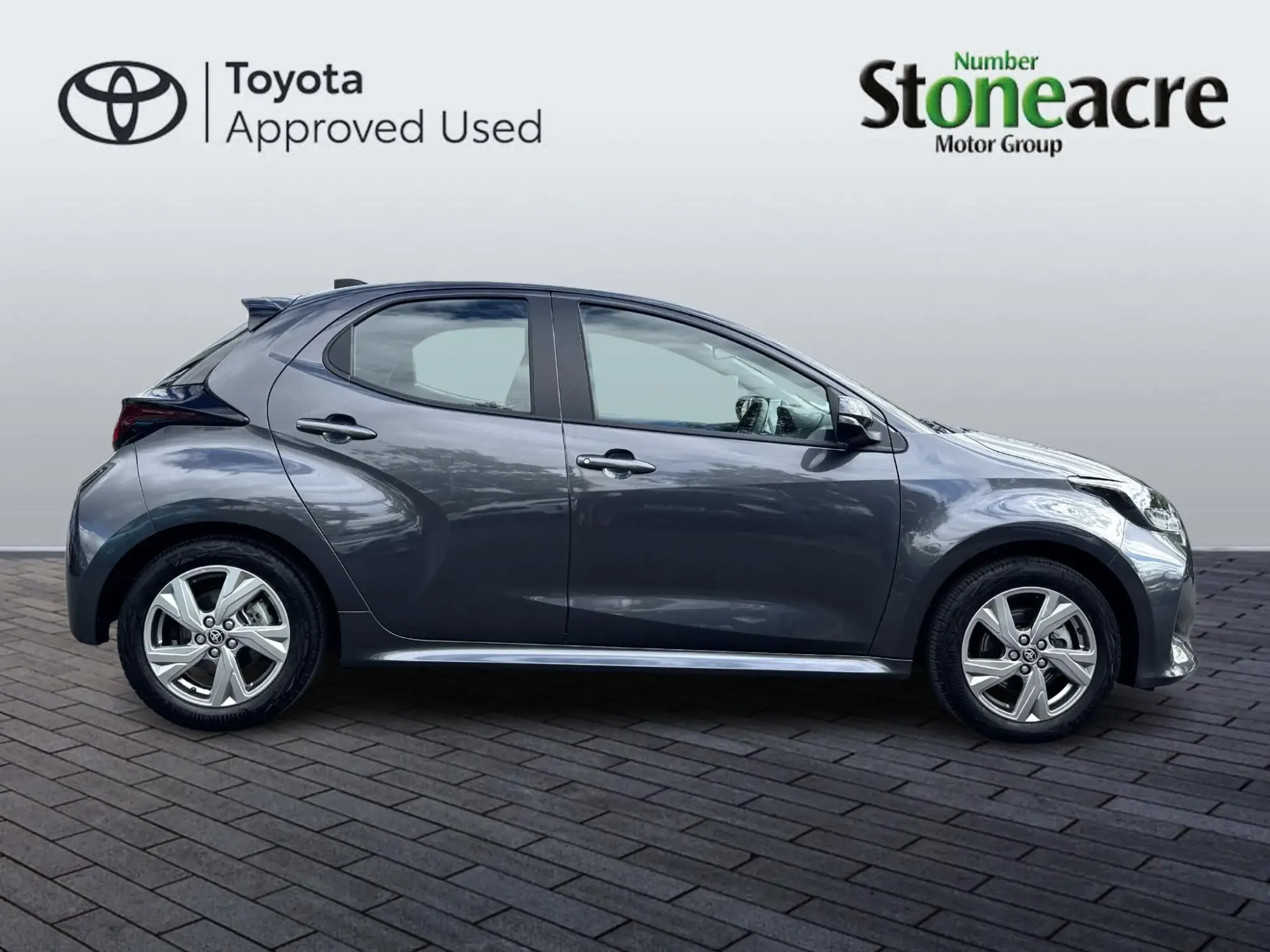 Toyota Yaris Image 2