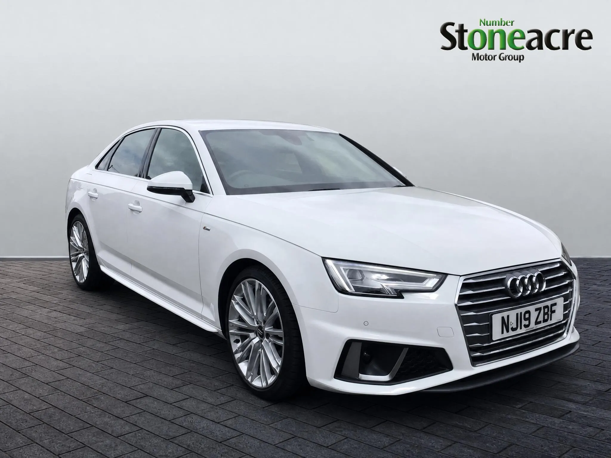 Audi A4 Saloon listing photo