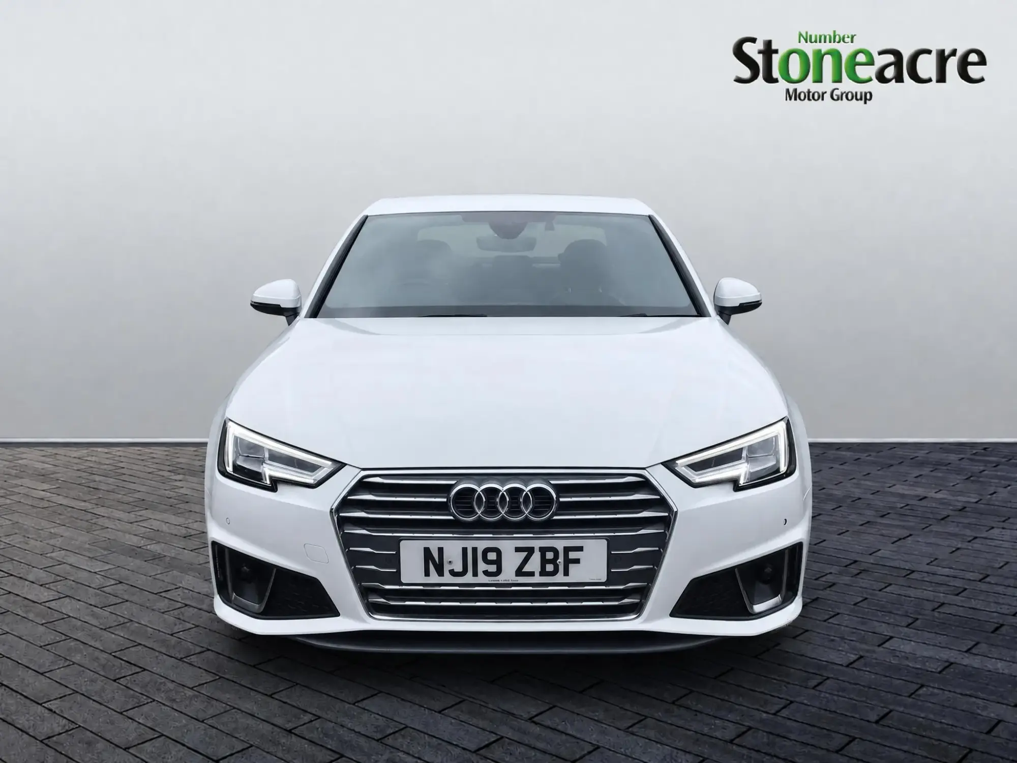 Audi A4 Saloon Image 4 Audi A4 Saloon Image 4