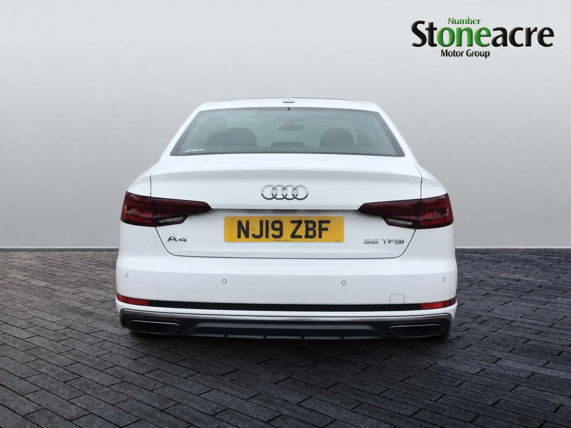 Audi A4 Saloon Image 5 Audi A4 Saloon Image 5