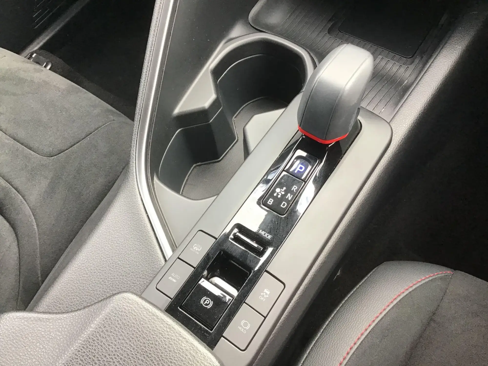 Toyota C-HR Plug-in Hybrid Image 9 Toyota C-HR Plug-in Hybrid Image 9