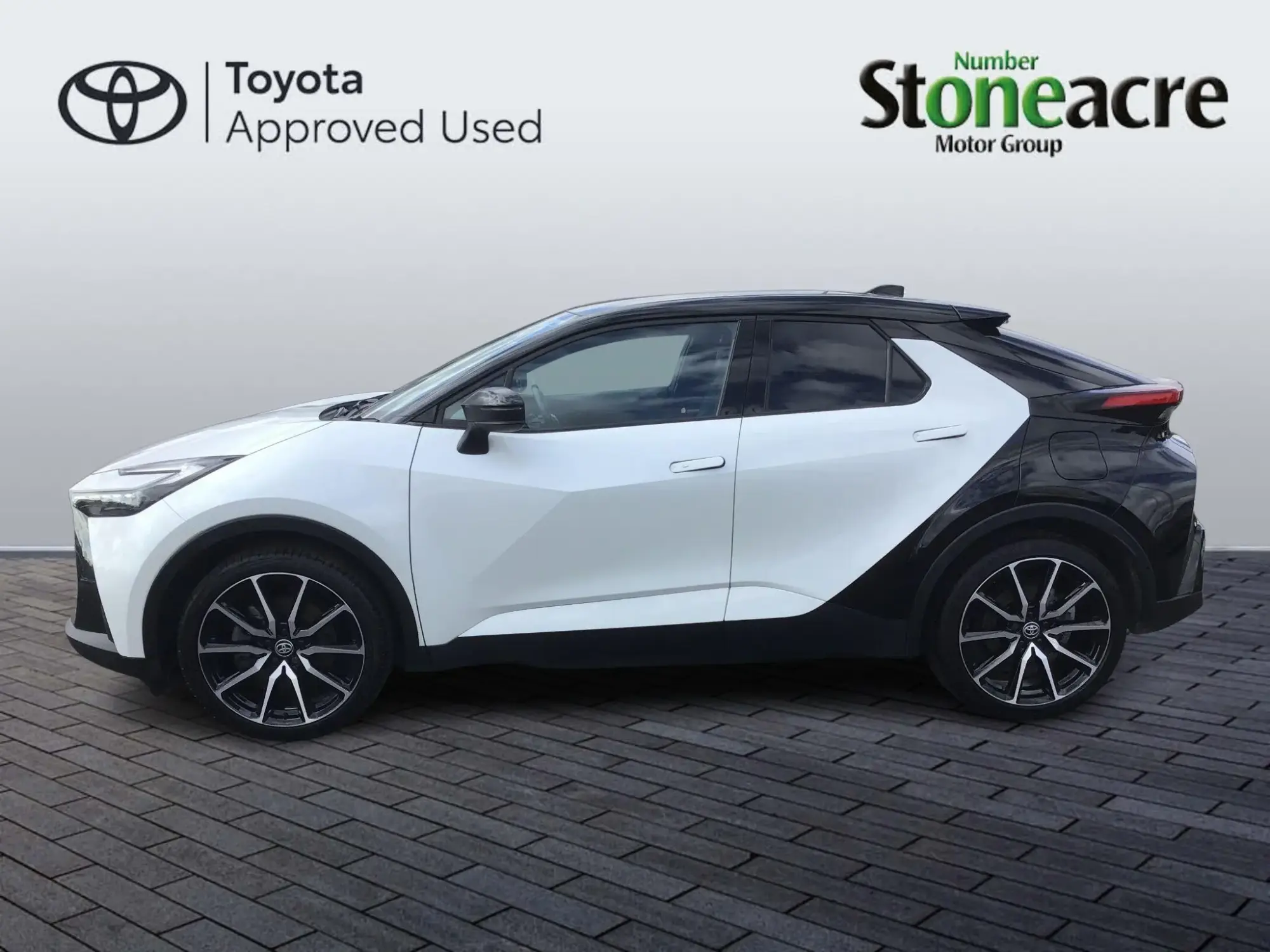 Toyota C-HR Plug-in Hybrid Image 19 Toyota C-HR Plug-in Hybrid Image 19