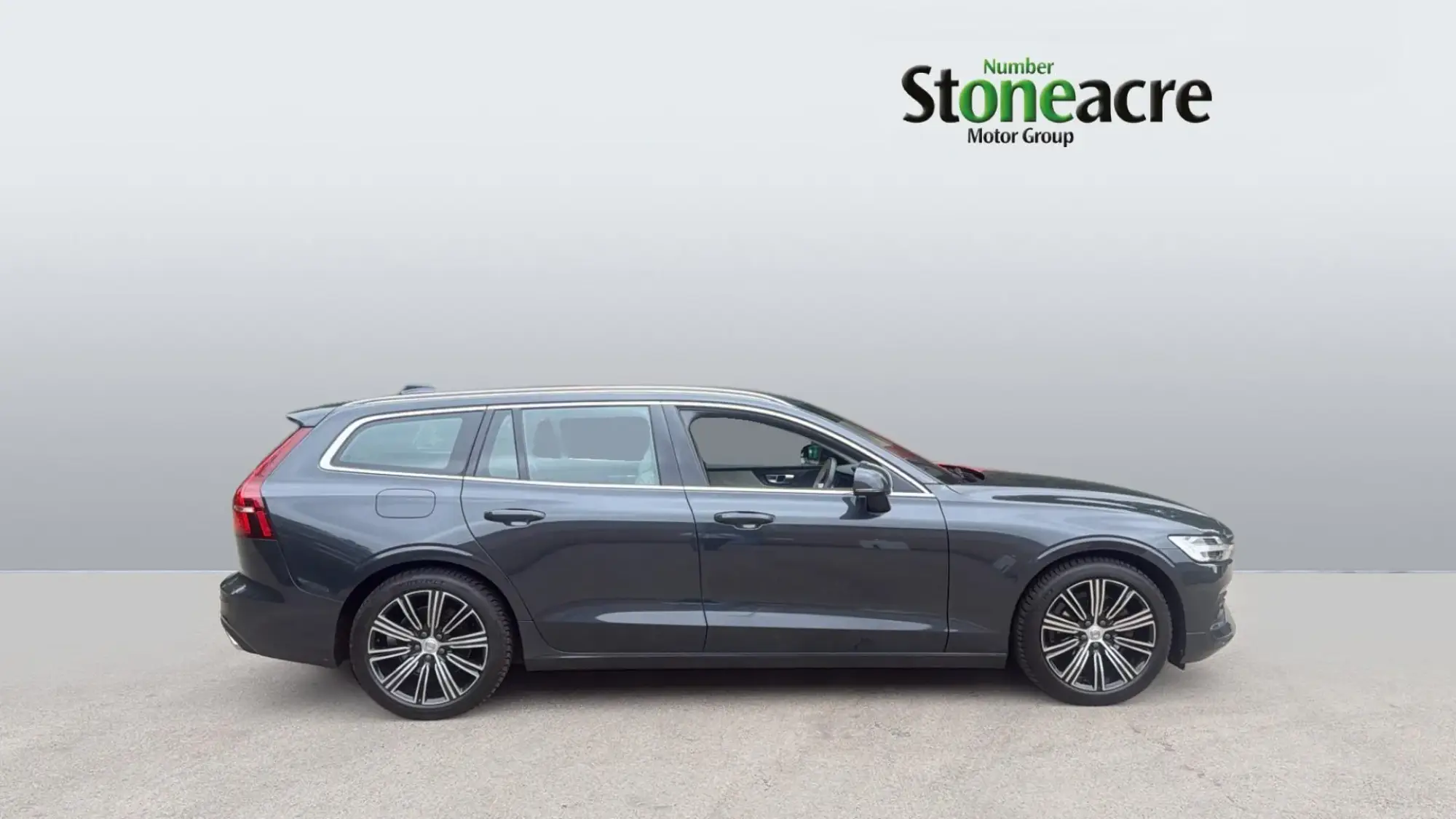 Volvo V60 2.0 D3 Inscription Auto Euro 6 (s/s) 5dr DK68FVR Image 3