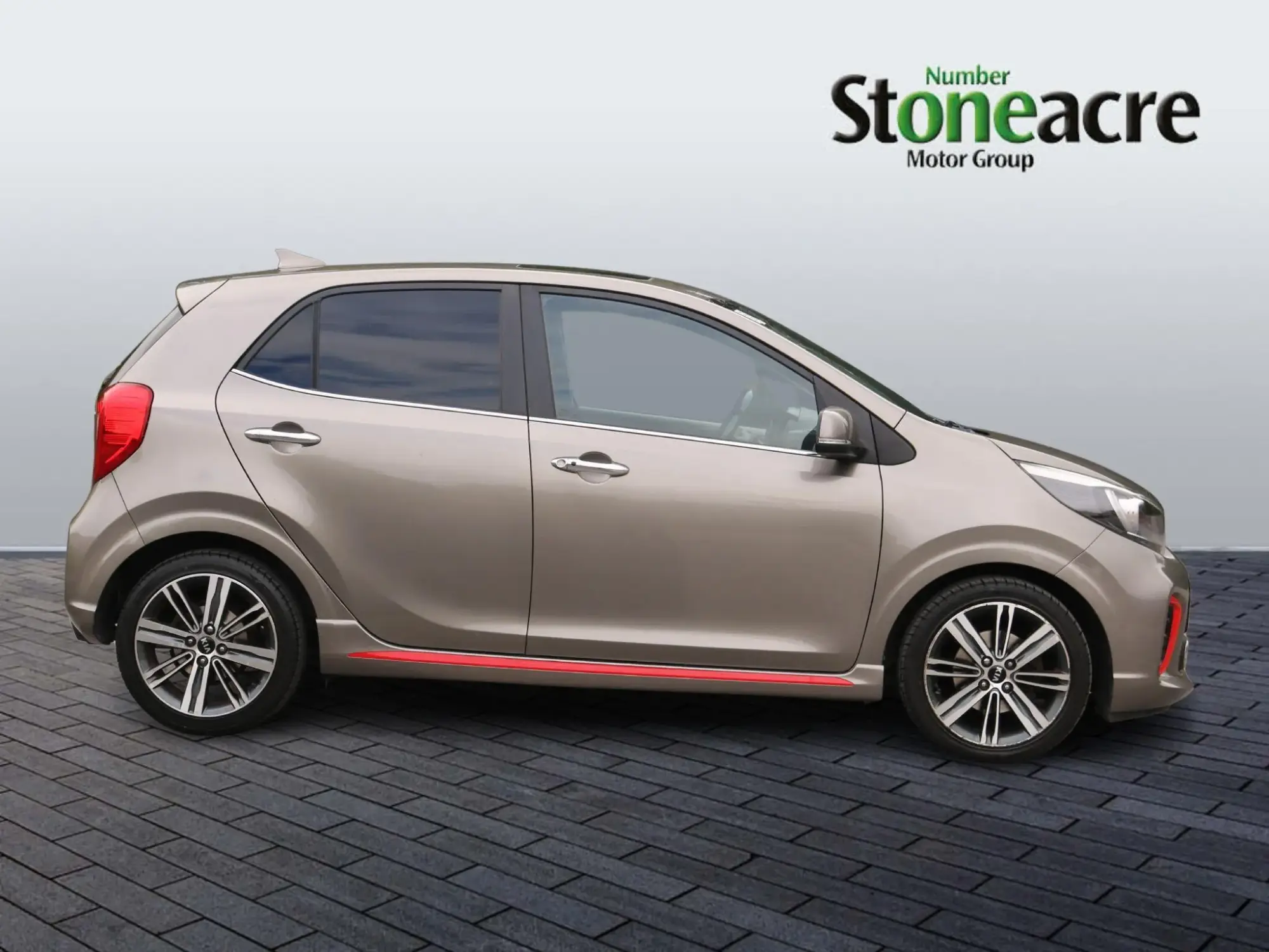 Kia Picanto 1.25 GT-line S 5dr MV67UWT Image 2