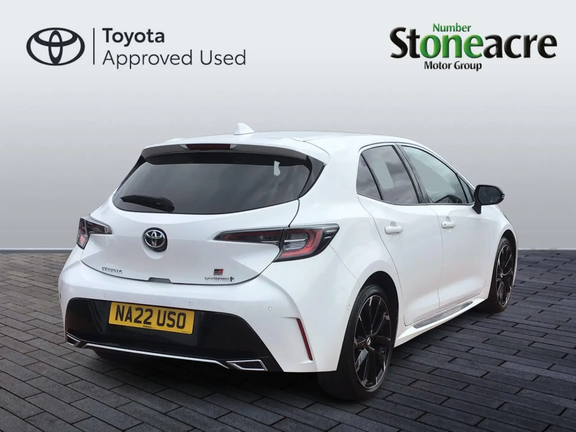 Toyota Corolla Hatchback Image 2