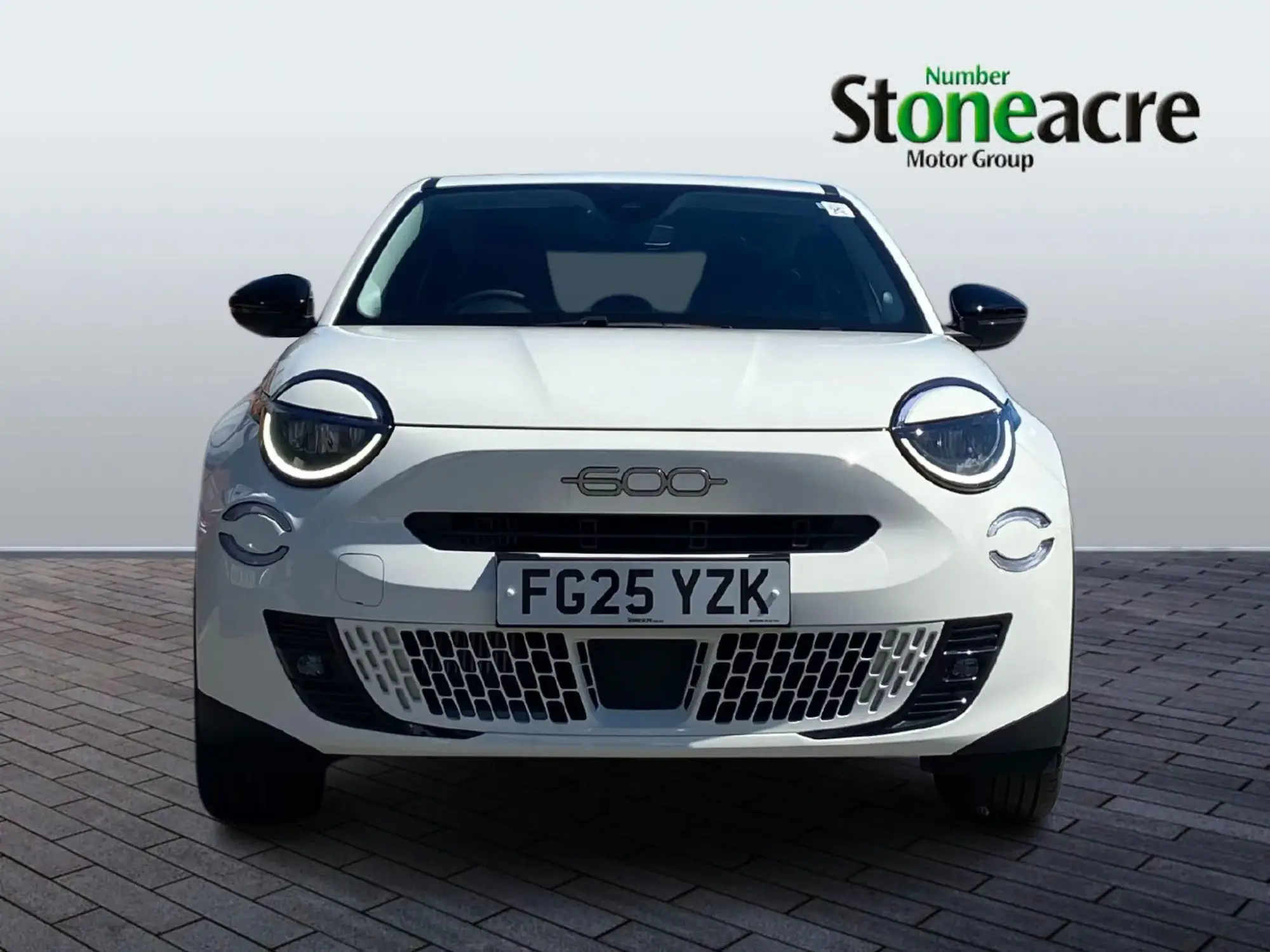 Fiat 600 1.2 MHEV e-DCT Euro 6 (s/s) 5dr FG25YZK Image 2