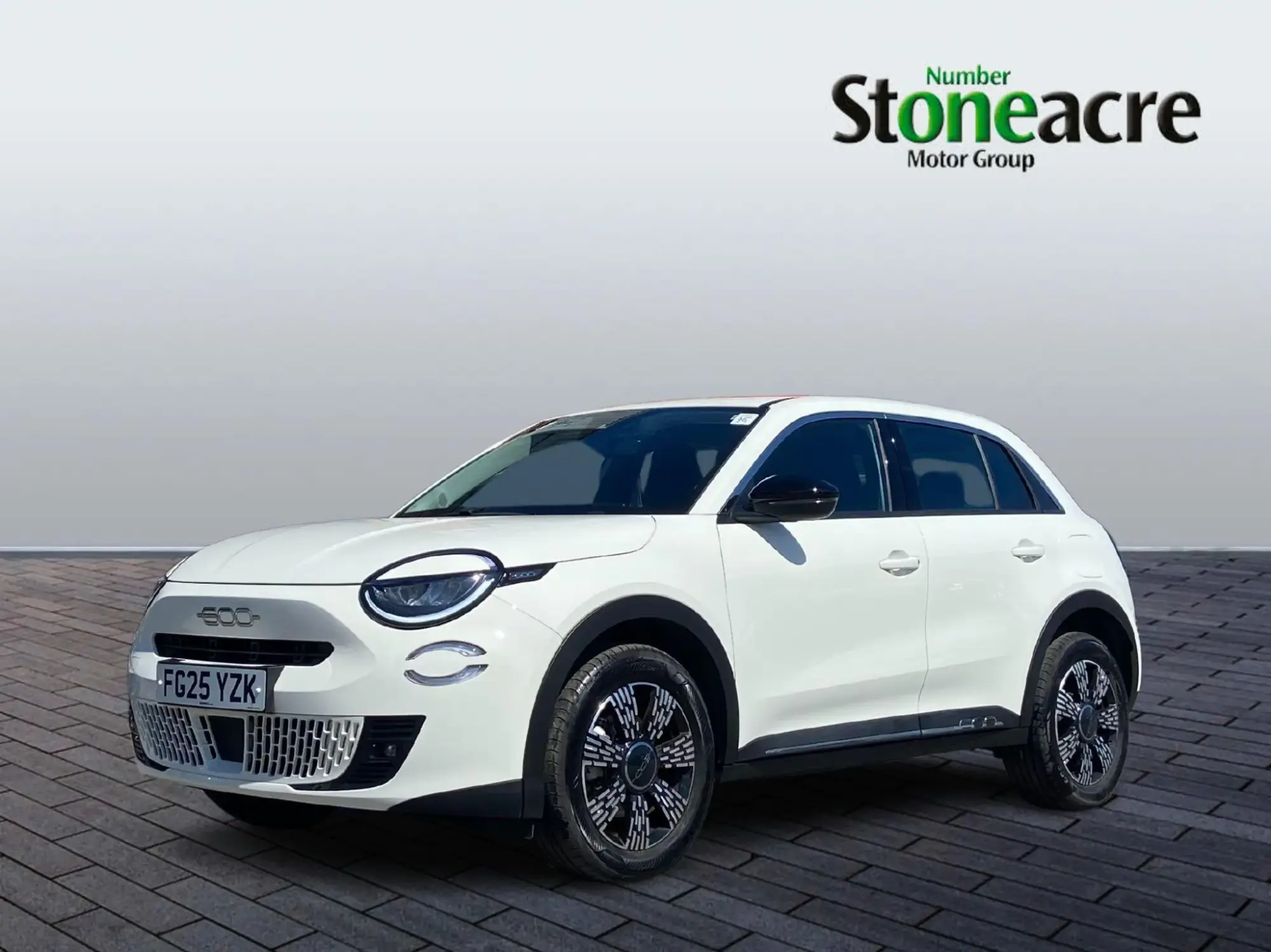 Fiat 600 1.2 MHEV e-DCT Euro 6 (s/s) 5dr FG25YZK Image 3