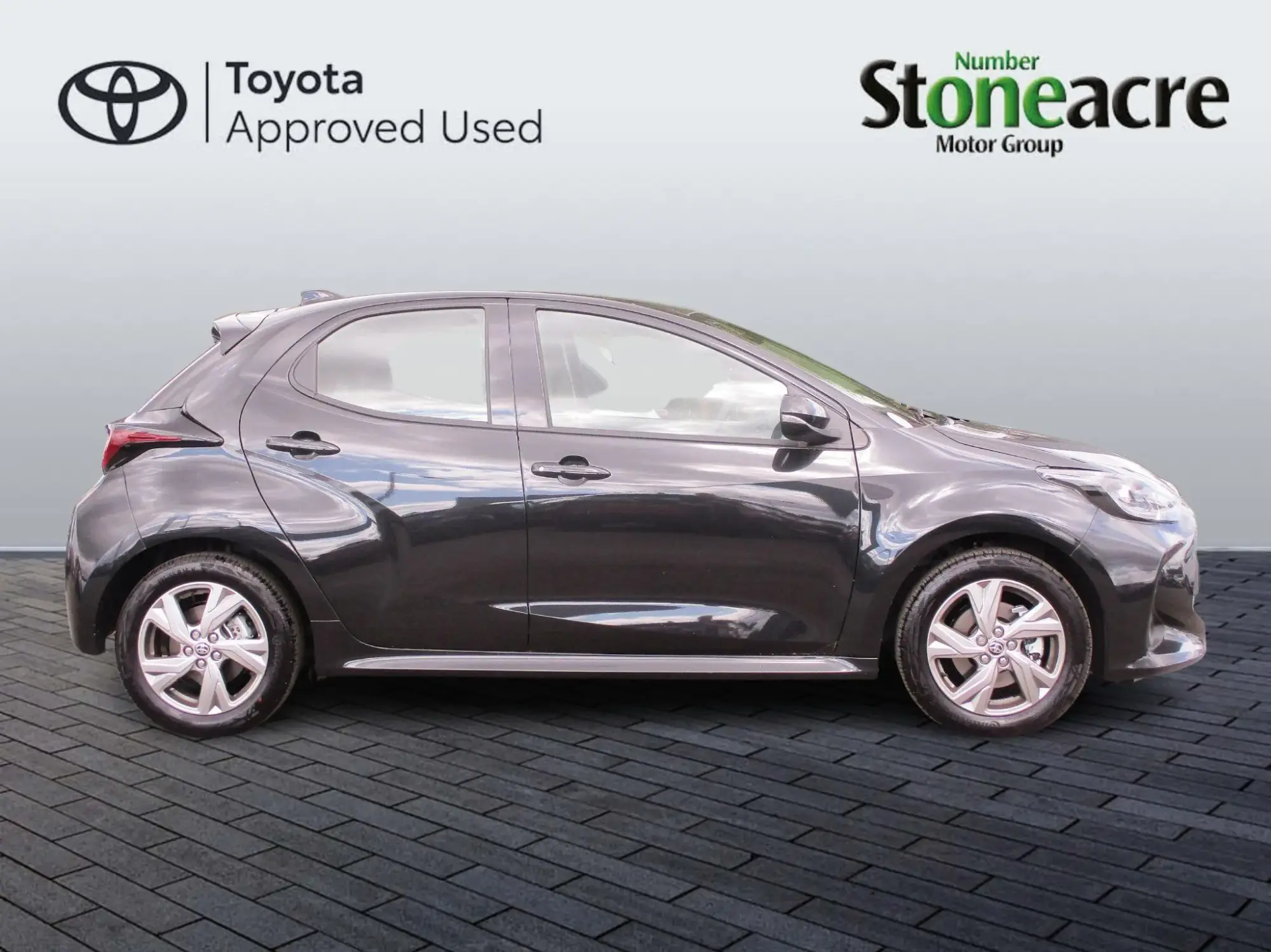 Toyota Yaris Image 2