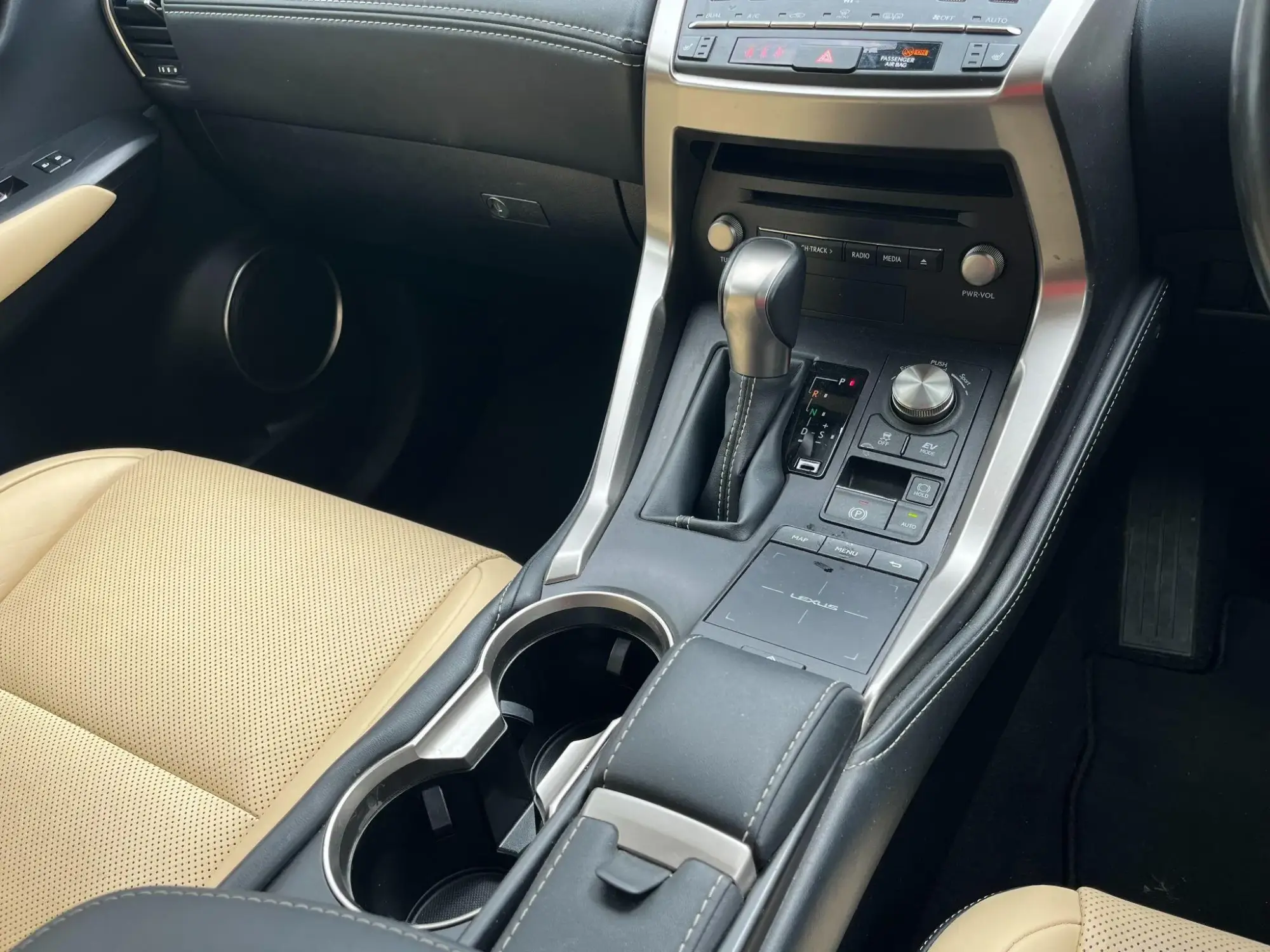 Lexus NX Self-Charging Hybrid Image 13 Lexus NX Self-Charging Hybrid Image 13