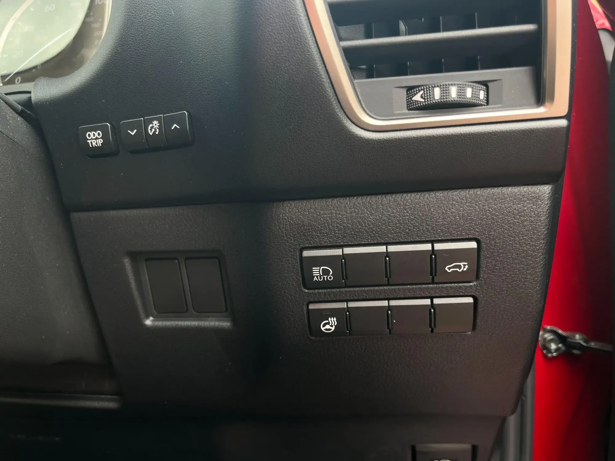 Lexus NX Self-Charging Hybrid Image 16 Lexus NX Self-Charging Hybrid Image 16