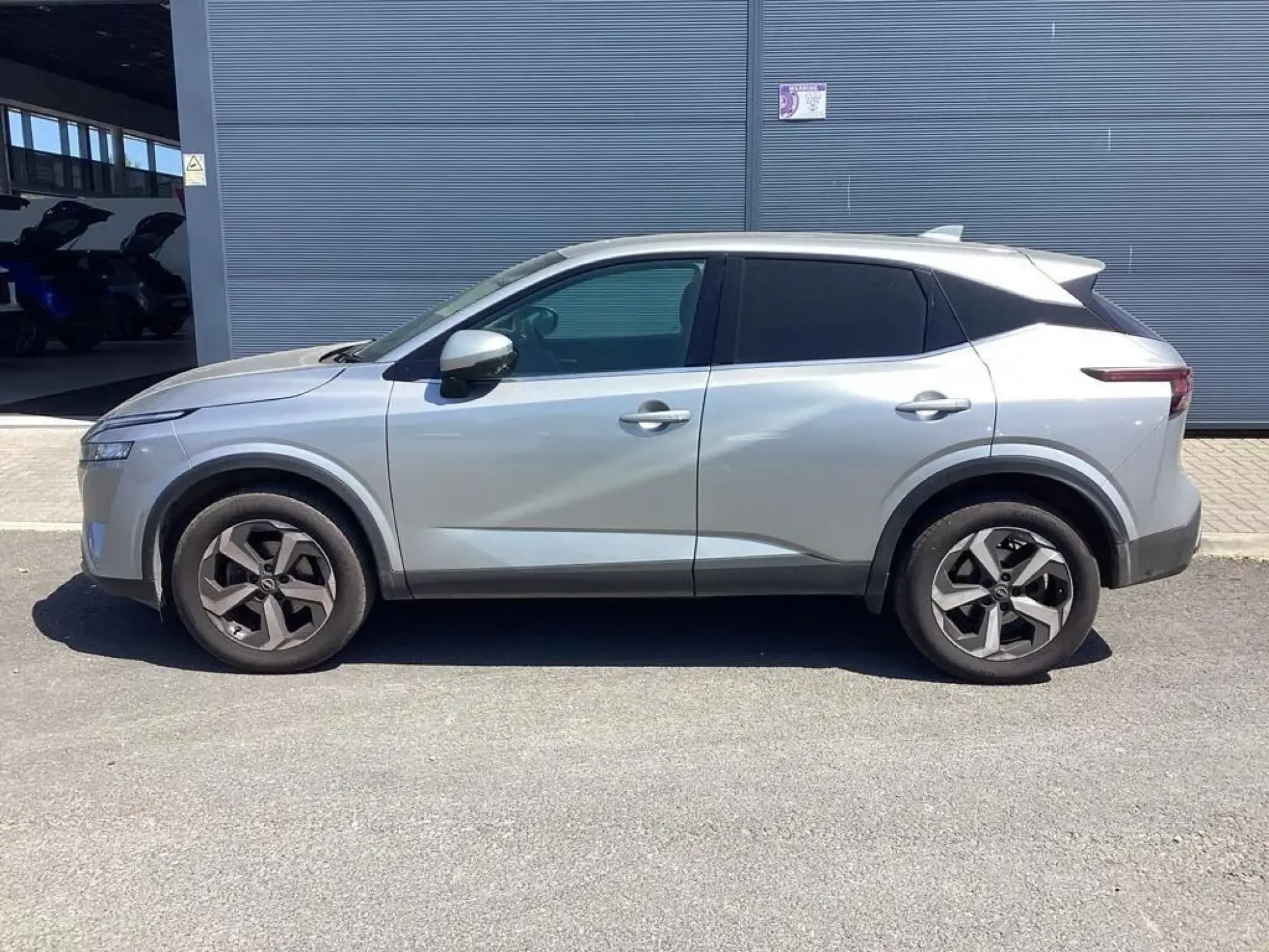 Nissan Qashqai 1.3 DIG-T MHEV N-Connecta Euro 6 (s/s) 5dr YX24SBU Image 2