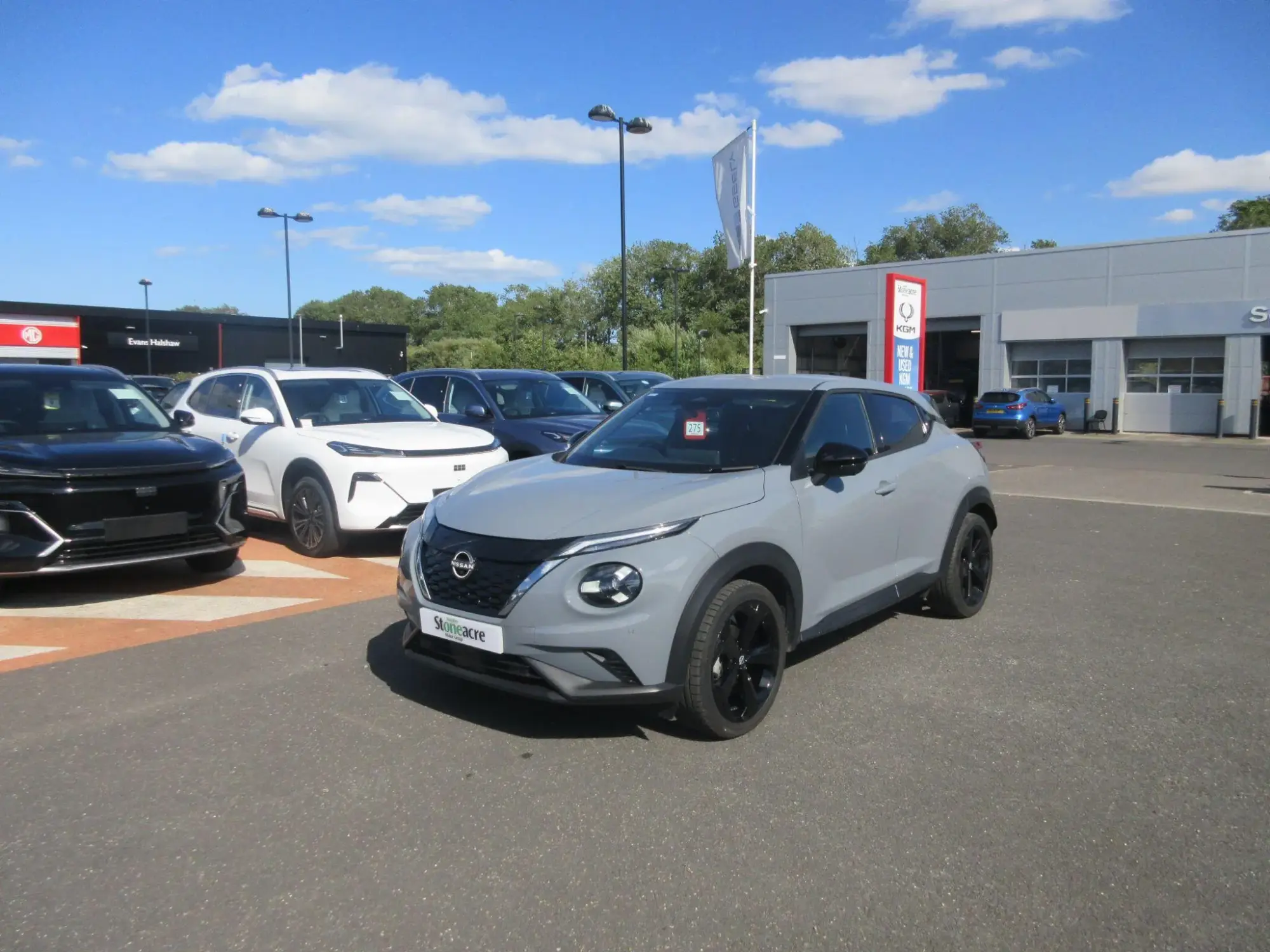 Nissan Juke Hybrid 1.6 Tekna Auto Euro 6 5dr OV75FVC Image 3