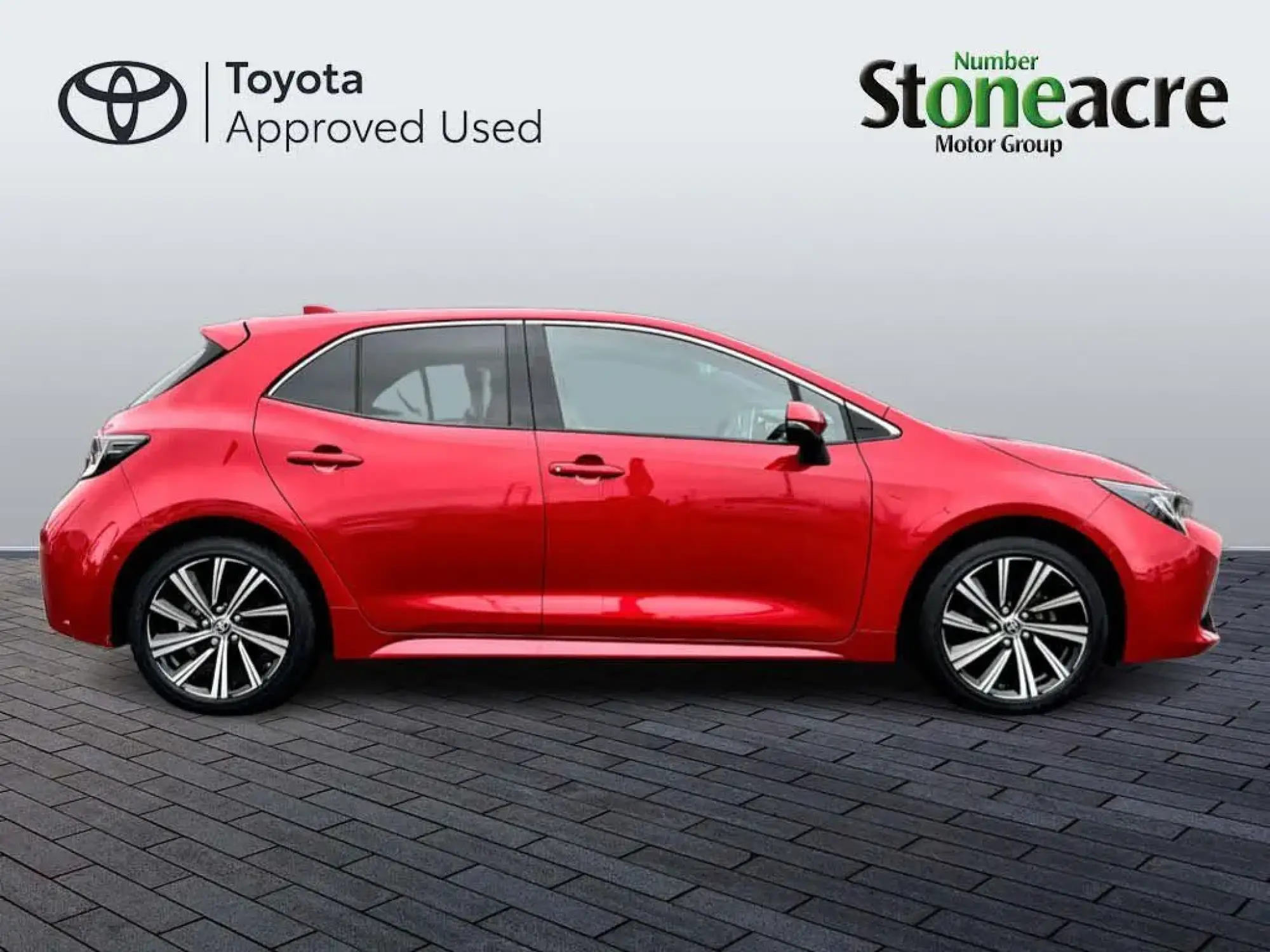 Toyota Corolla Hatchback 1.8 VVT-i Hybrid Design 5dr CVT FN22WVF Image 2