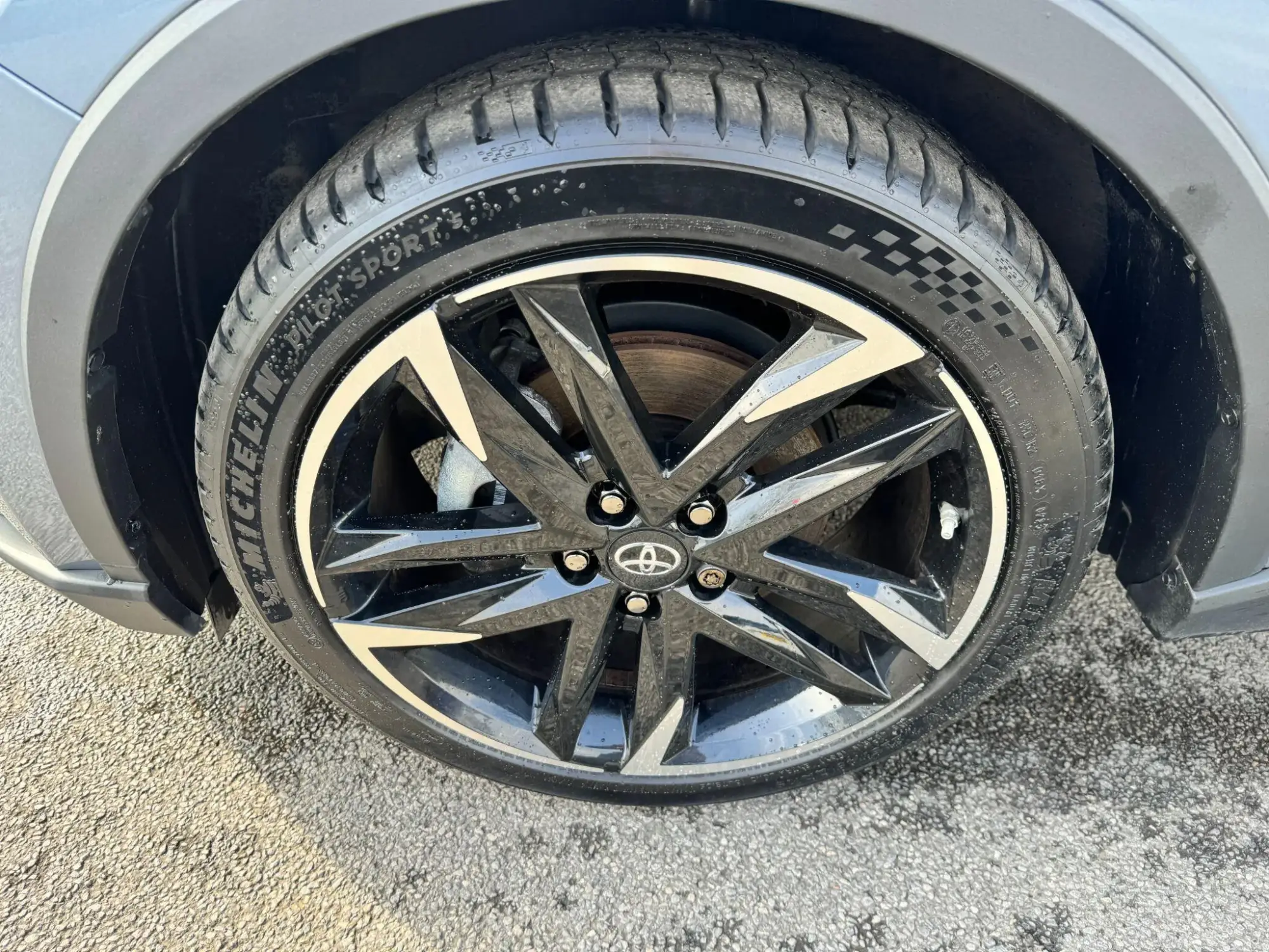 Toyota C-HR Self-Charging Hybrid Image 9