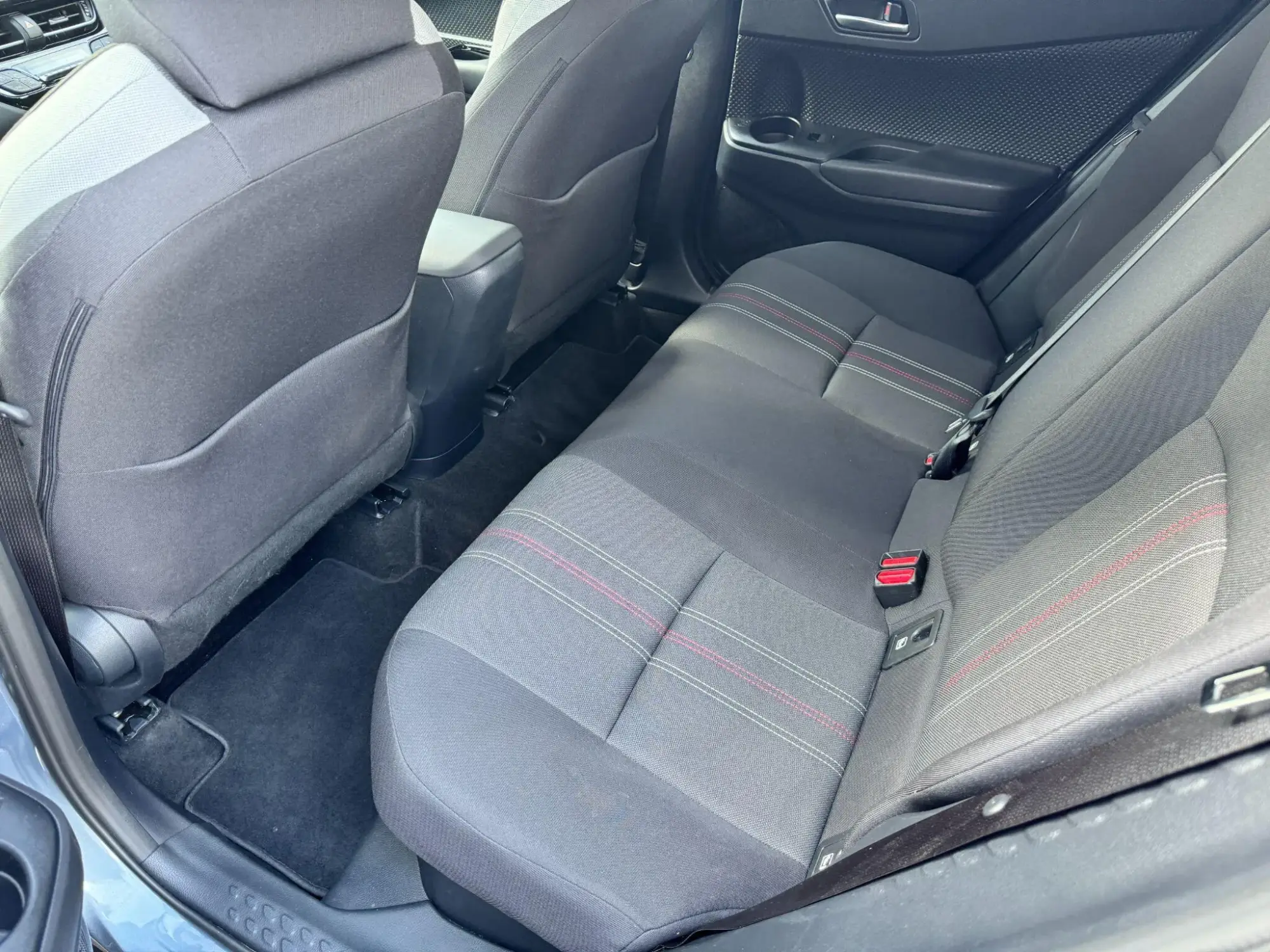 Toyota C-HR Self-Charging Hybrid Image 12