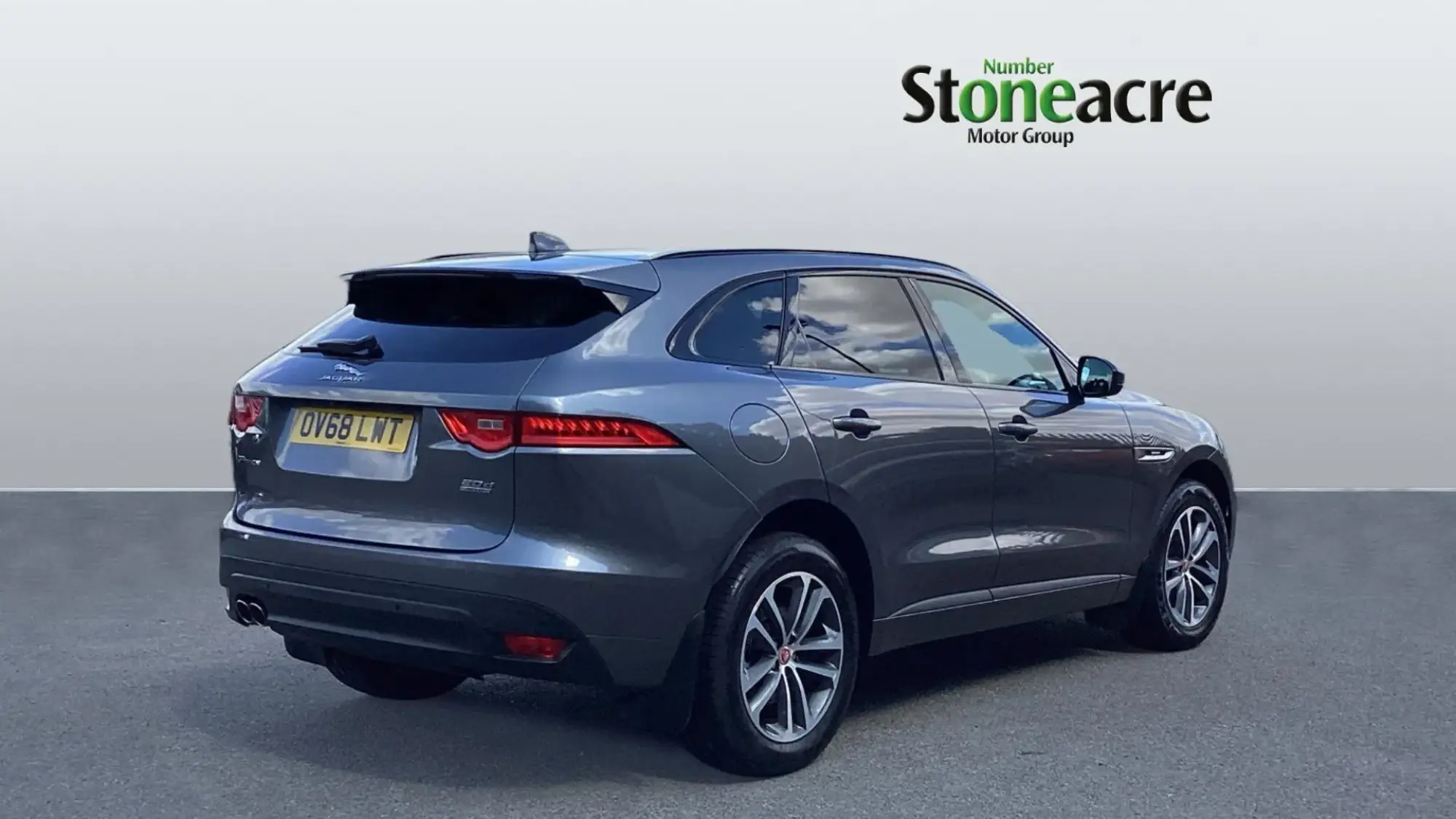 Jaguar F-Pace 2.0d R-Sport 5dr Auto AWD OV68LWT Image 3