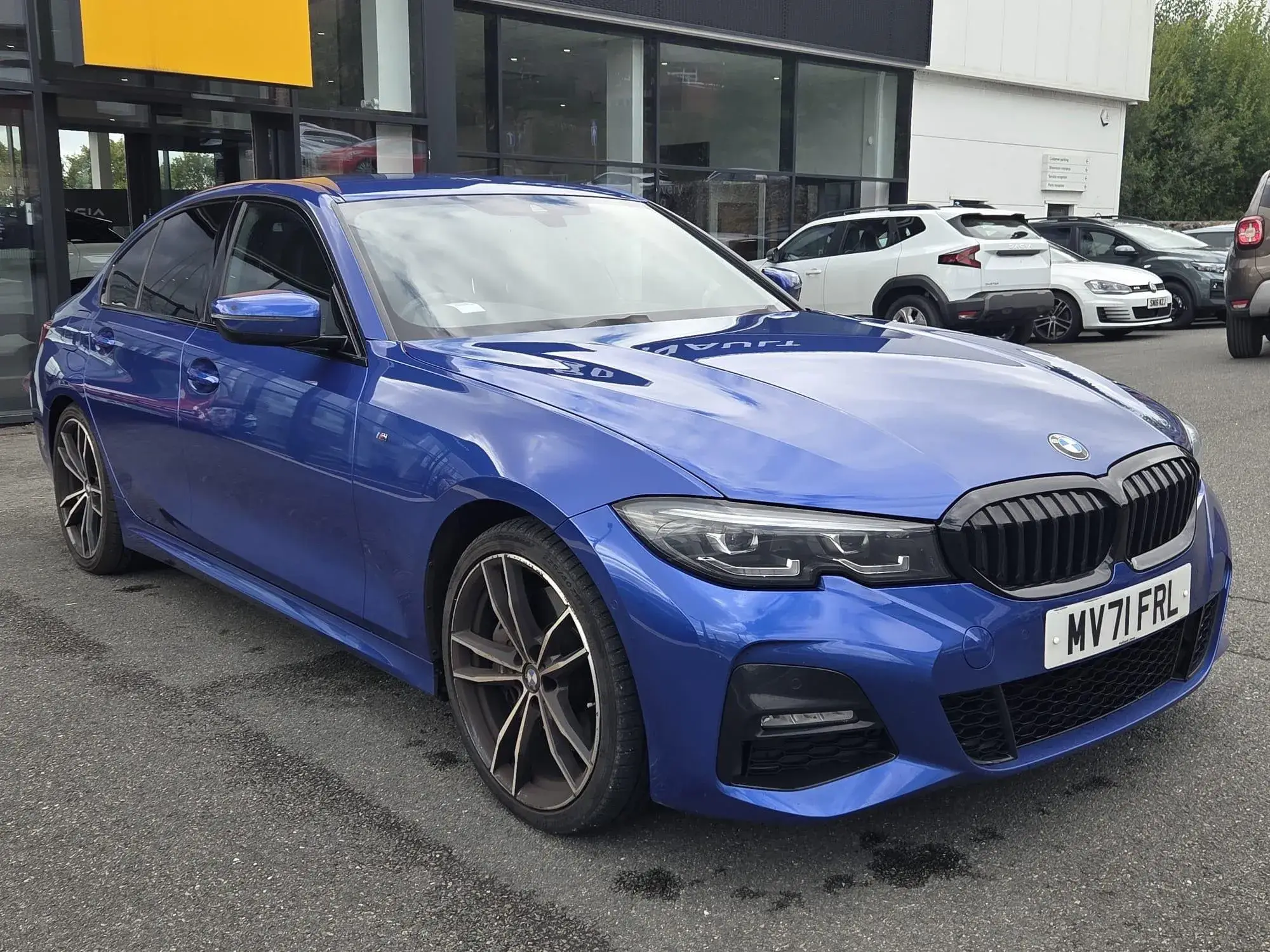 BMW 3 Series 2.0 330i M Sport Auto Euro 6 (s/s) 4dr MV71FRL Image 1