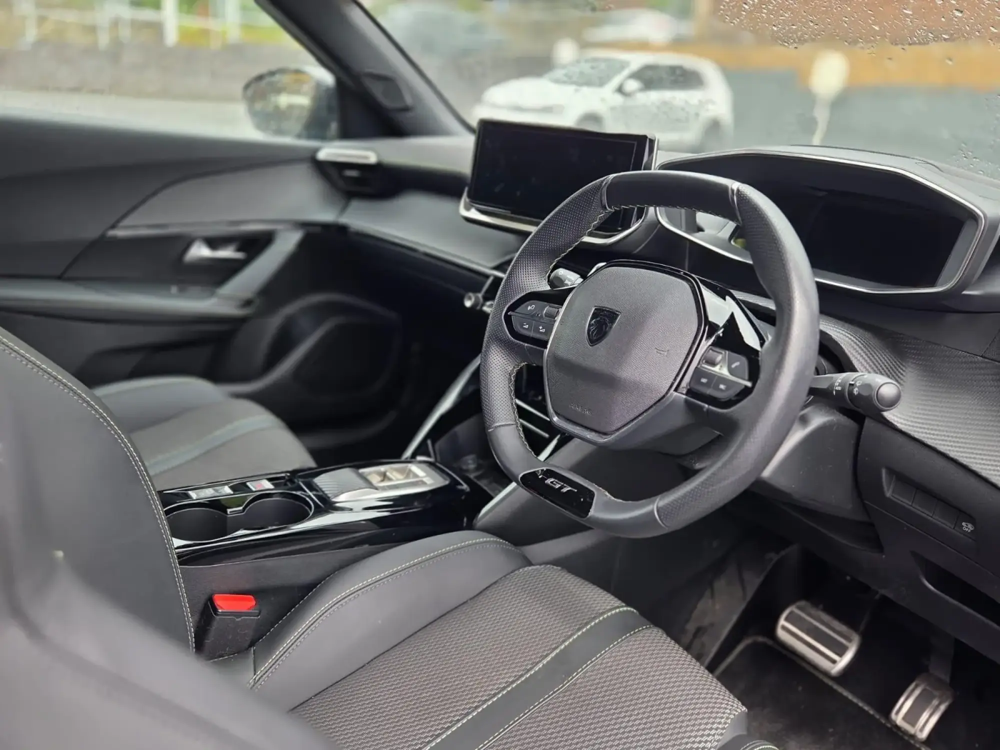 Peugeot 2008 Image 9