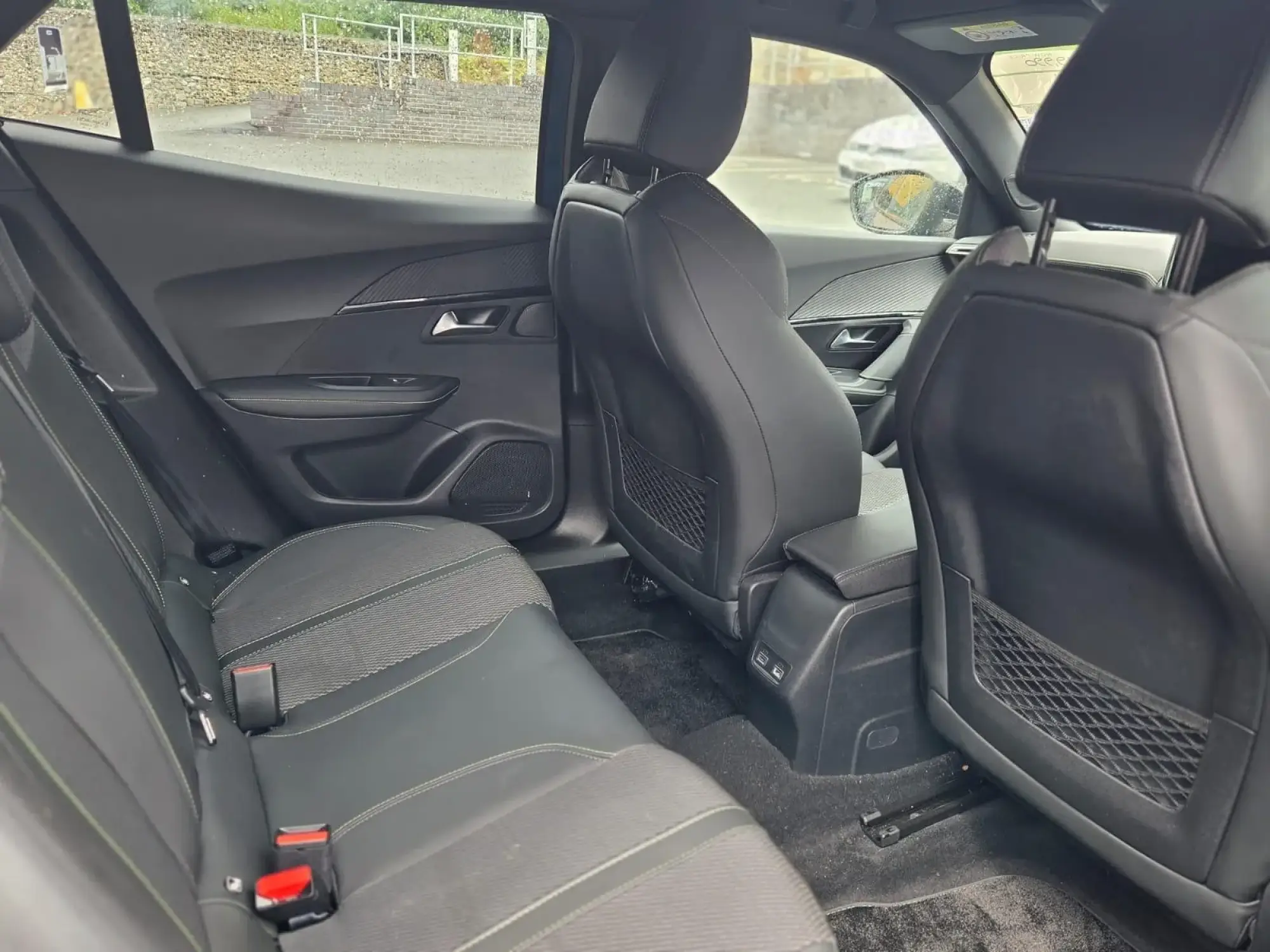 Peugeot 2008 Image 12