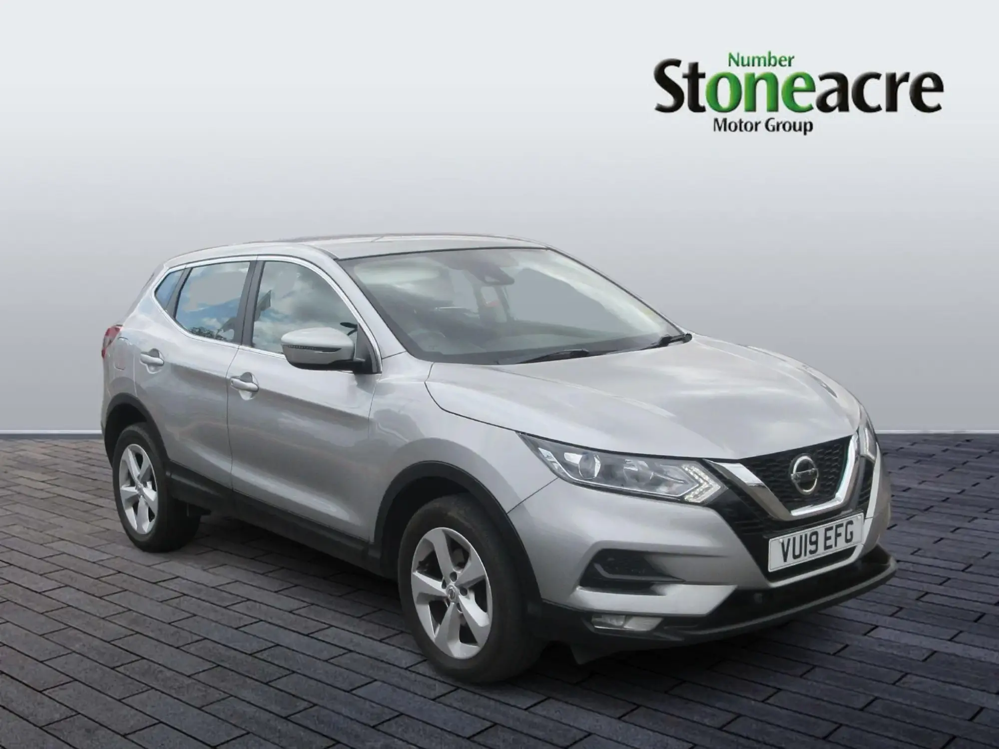 Nissan Qashqai 1.3 DiG-T Acenta Premium 5dr VU19EFG Image 1