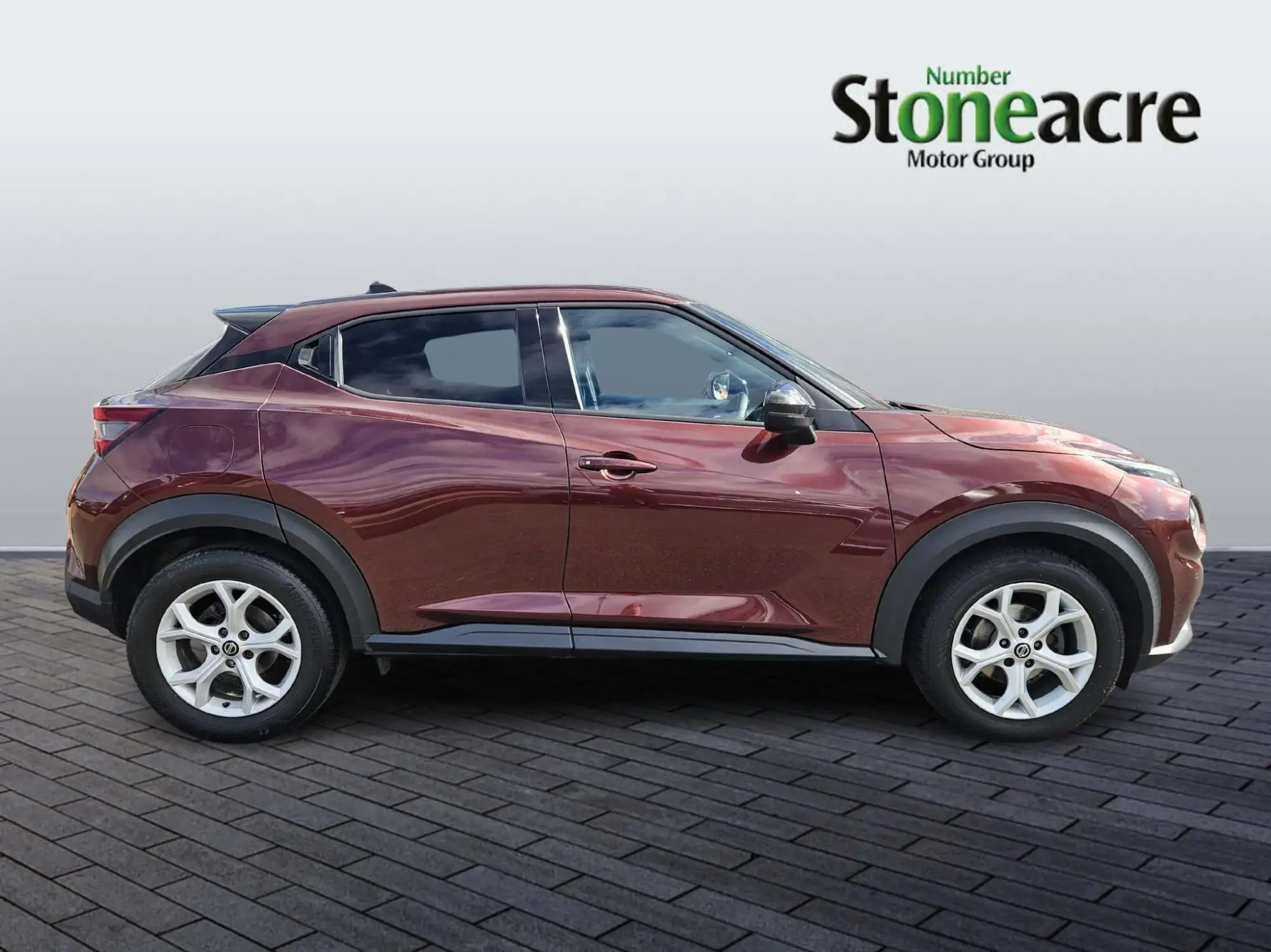 Nissan Juke 1.0 DiG-T N-Connecta 5dr SB70JZX Image 2