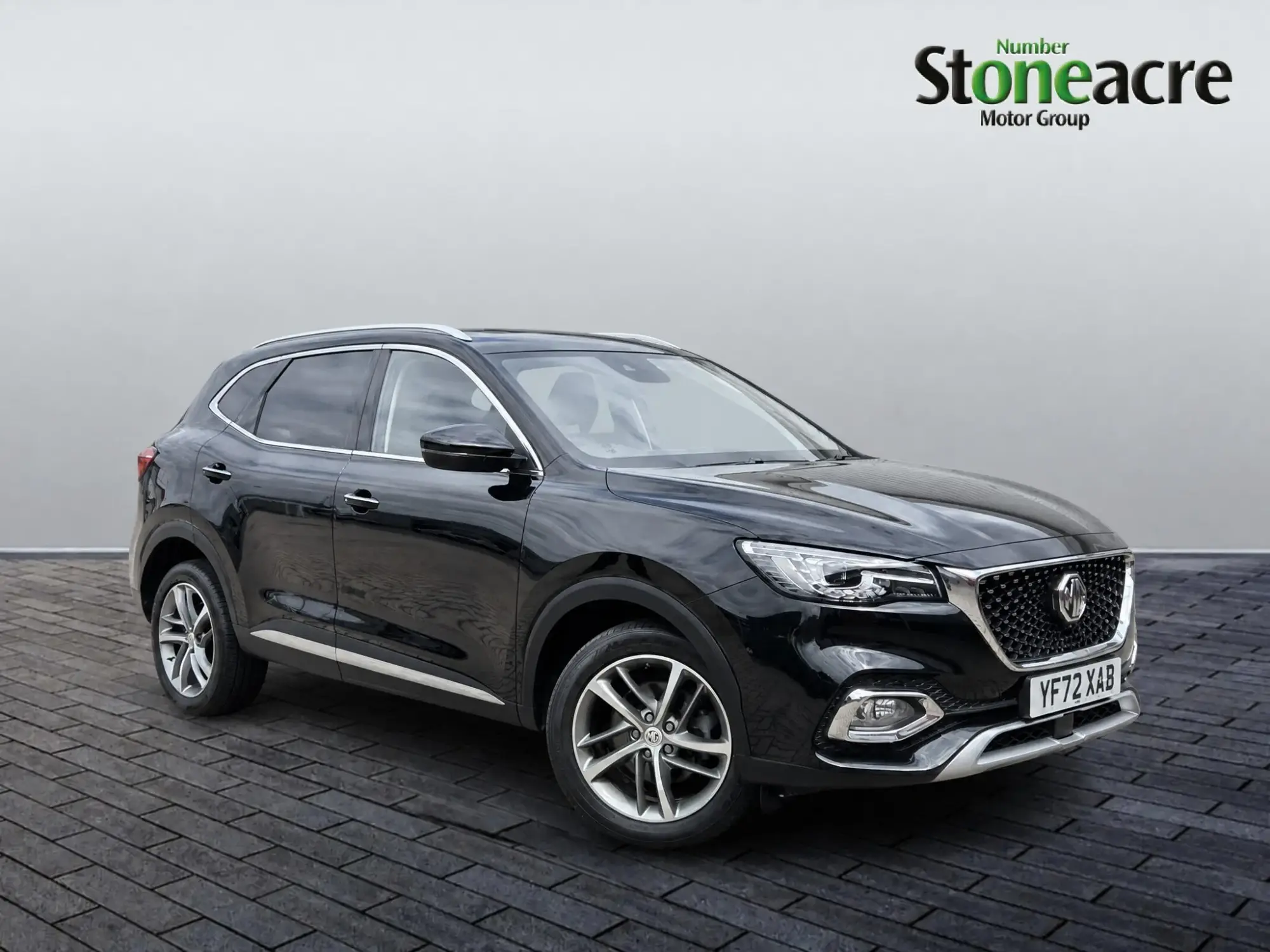 MG HS 1.5 T-GDI Exclusive SUV 5dr Petrol DCT Euro 6 (s/s) (162 ps) YF72XAB Image 1 MG HS 1.5 T-GDI Exclusive SUV 5dr Petrol DCT Euro 6 (s/s) (162 ps) YF72XAB Image 1
