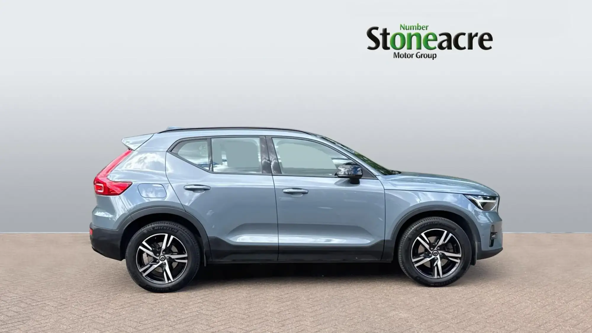 Volvo XC40 2.0 B3P Plus Dark 5dr Auto NX23LBF Image 3