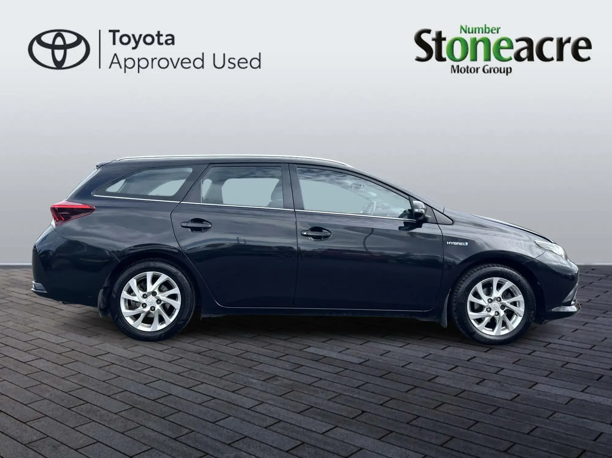 Toyota Auris 1.8 VVT-h Business Edition Touring Sports CVT Euro 6 (s/s) 5dr (Safety Sense) RF66OSK Image 2