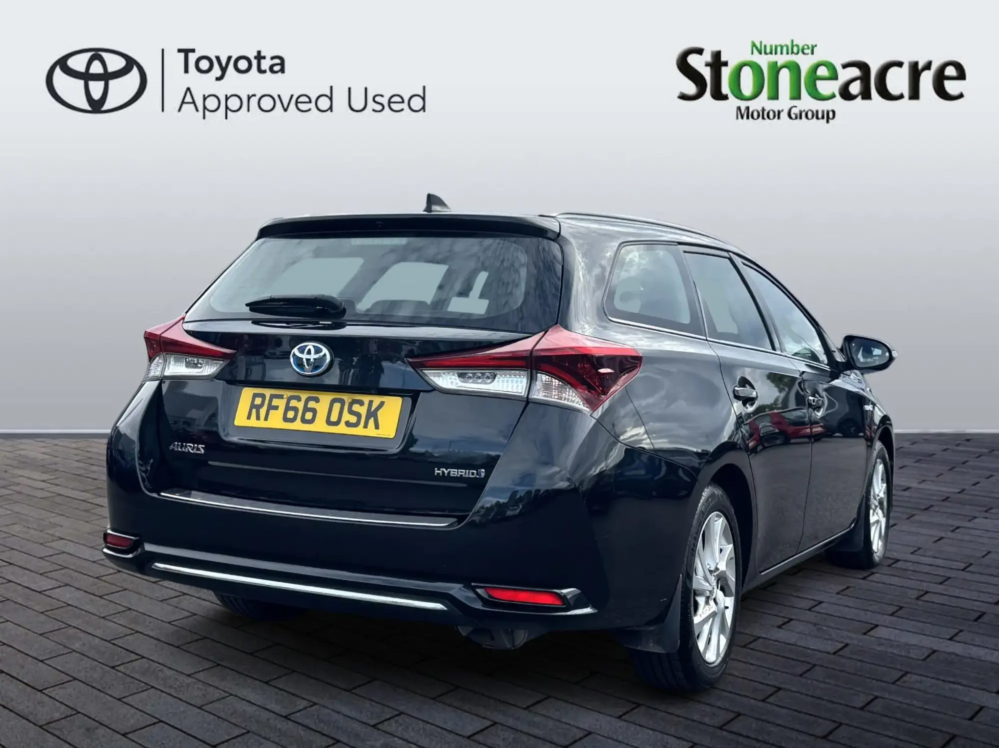 Toyota Auris 1.8 VVT-h Business Edition Touring Sports CVT Euro 6 (s/s) 5dr (Safety Sense) RF66OSK Image 3