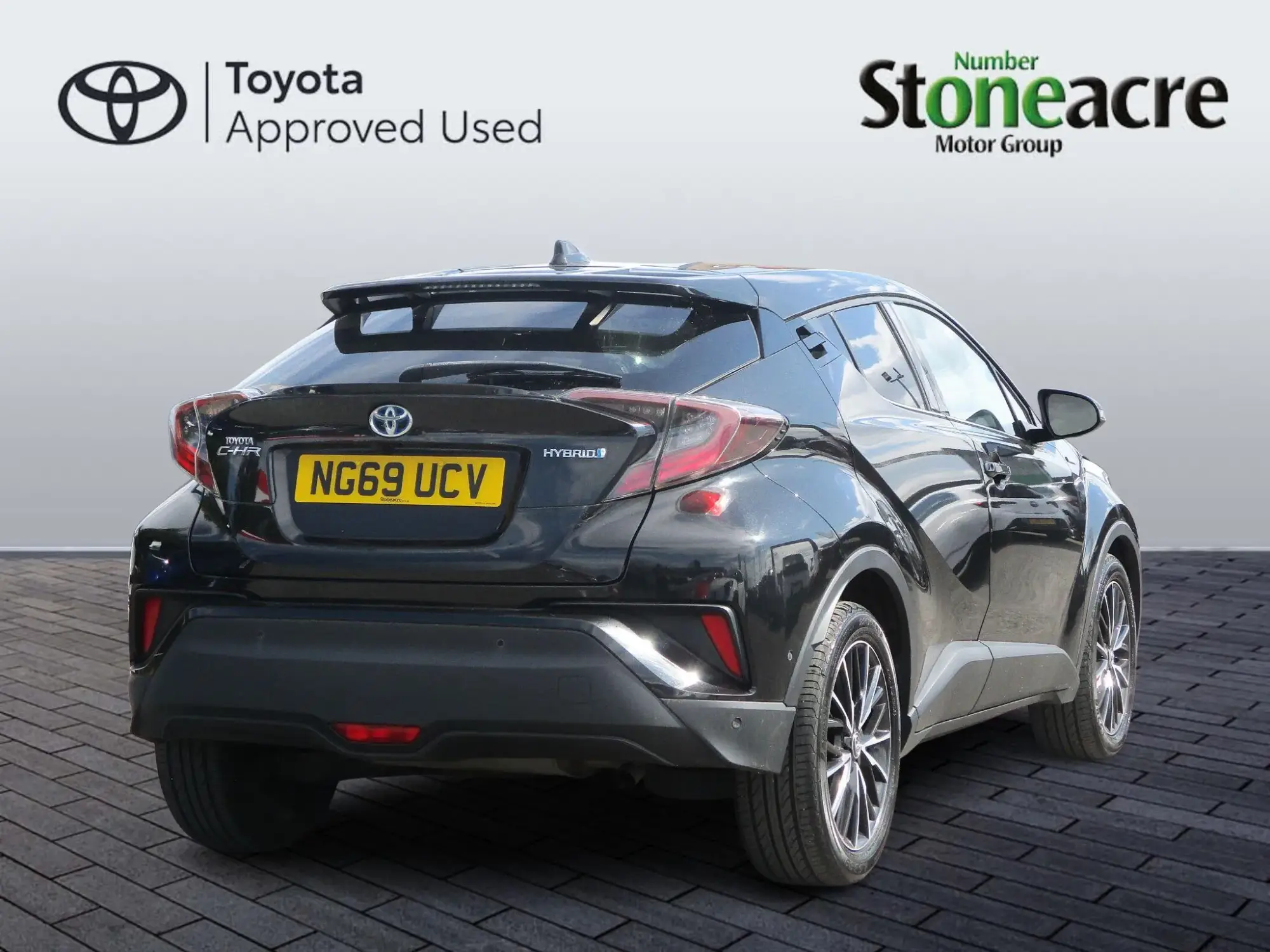Toyota C-HR Self-Charging Hybrid 1.8 VVT-h Excel SUV 5dr Petrol Hybrid CVT Euro 6 (s/s) (122 ps) NG69UCV Image 3