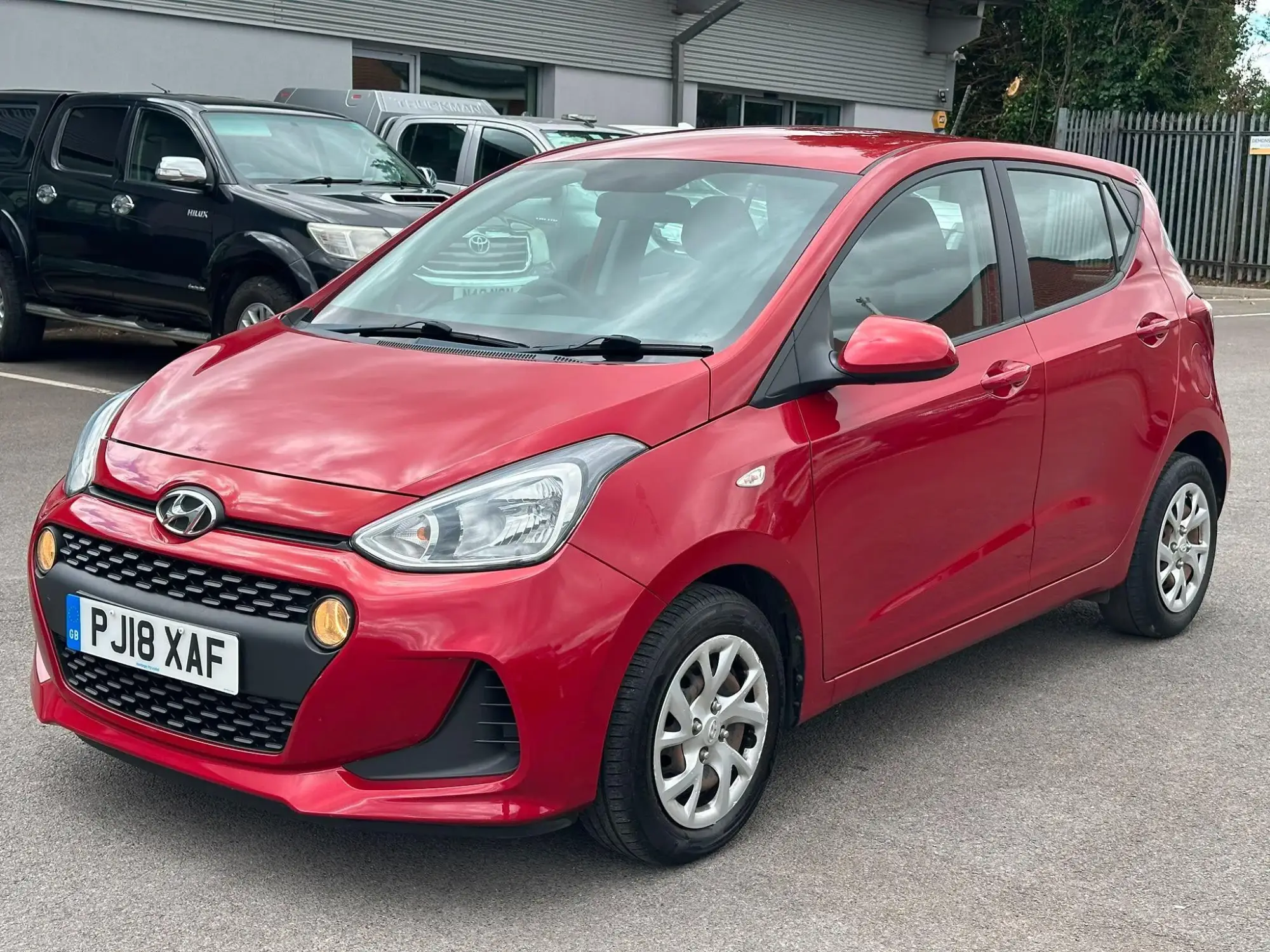 Hyundai i10 1.0 SE 5dr PJ18XAF Image 3