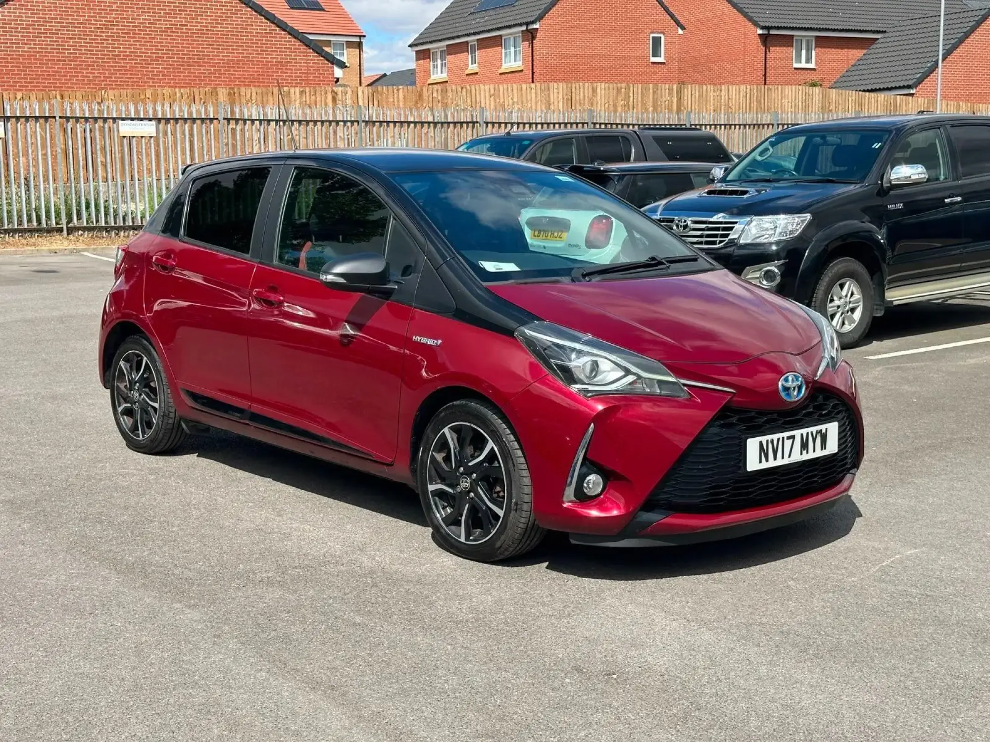 Toyota Yaris 1.5 VVT-h Blue Bi-Tone Hatchback 5dr Petrol Hybrid E-CVT Euro 6 (s/s) (100 ps) NV17MYW Image 1