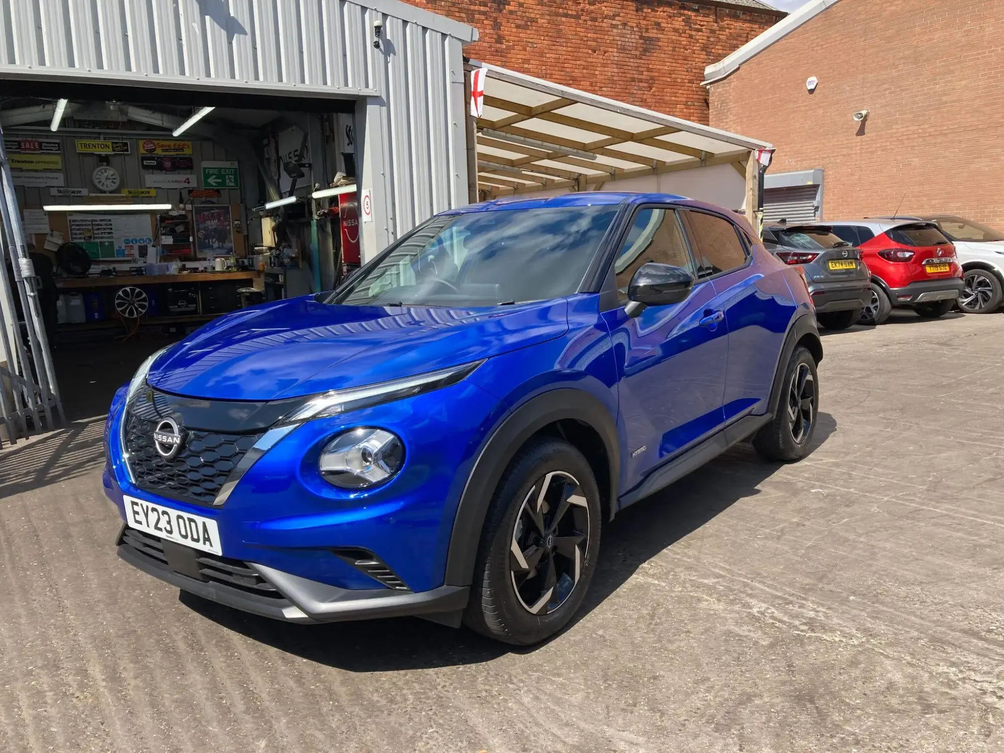 Nissan Juke Hybrid 1.6 N-Connecta Auto Euro 6 5dr EY23ODA Image 3