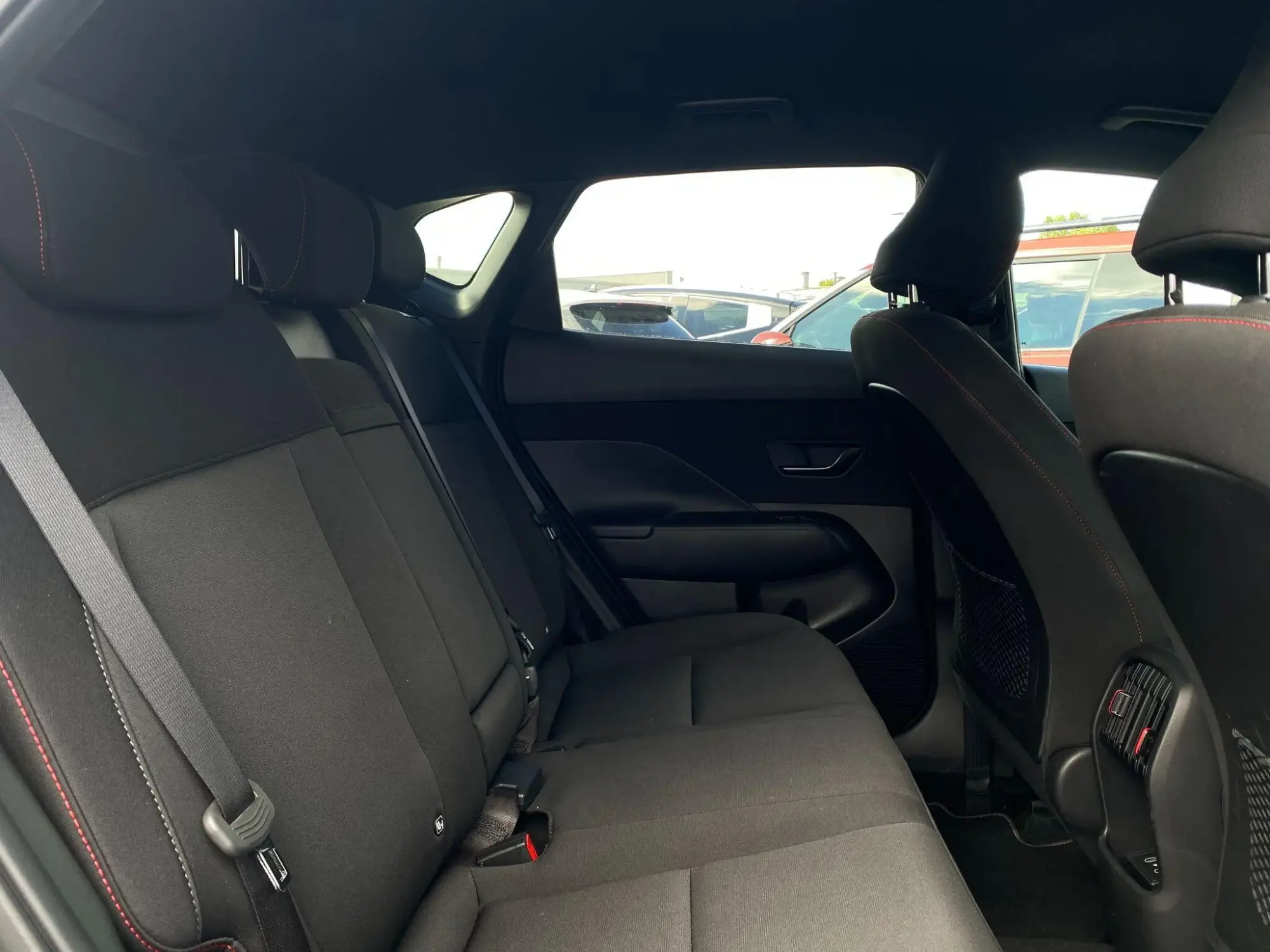 Hyundai KONA Image 13