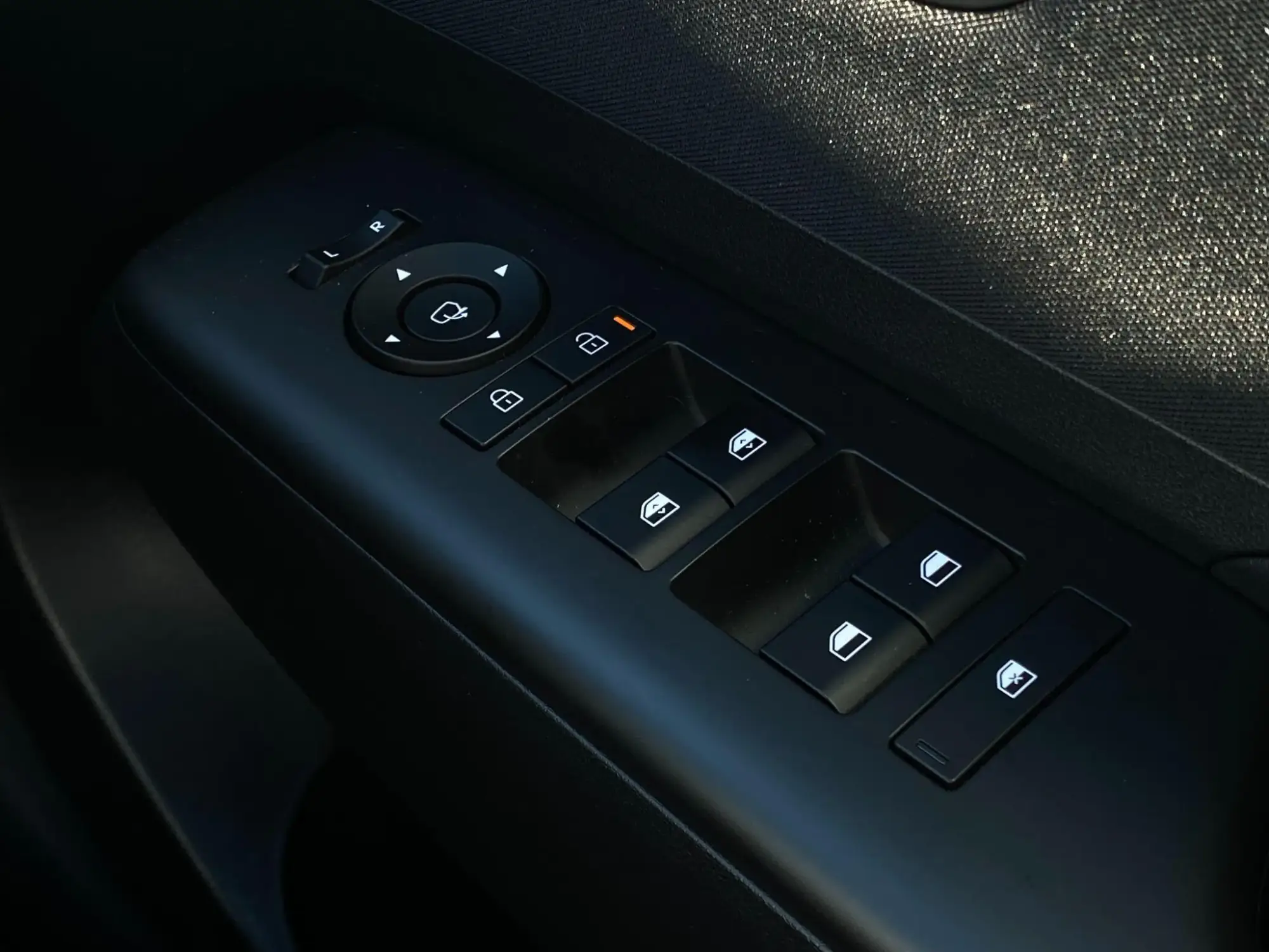 Hyundai KONA Image 18