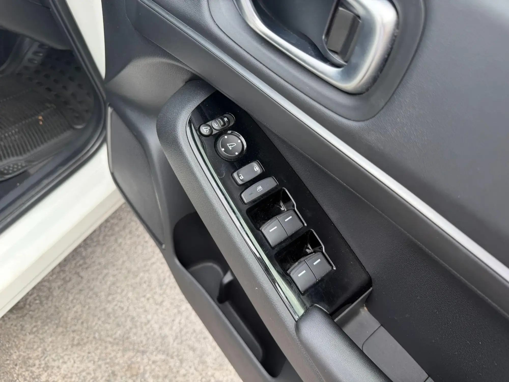 Honda HR-V Hybrid Image 15