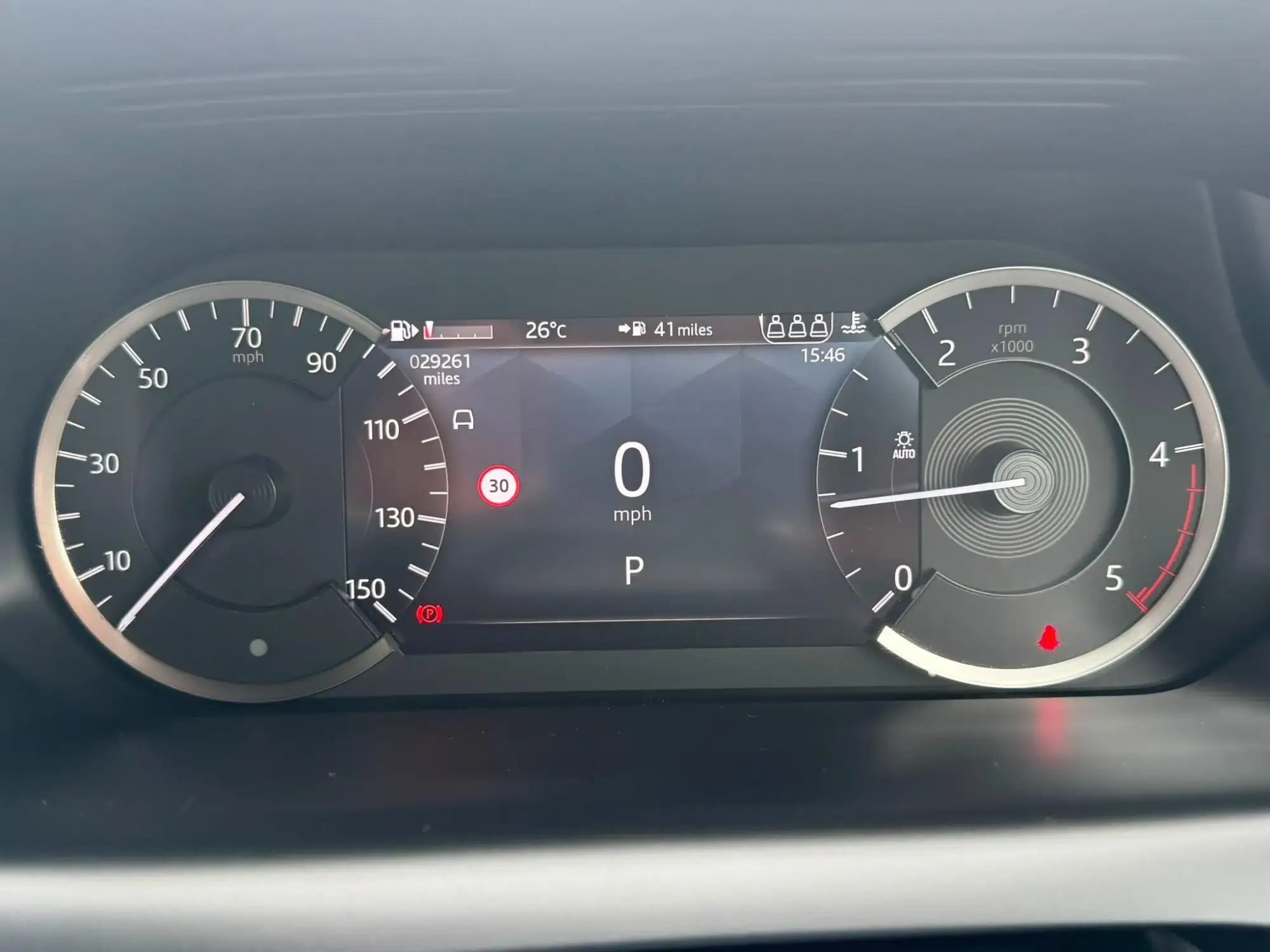 Land Rover Discovery Sport Image 32