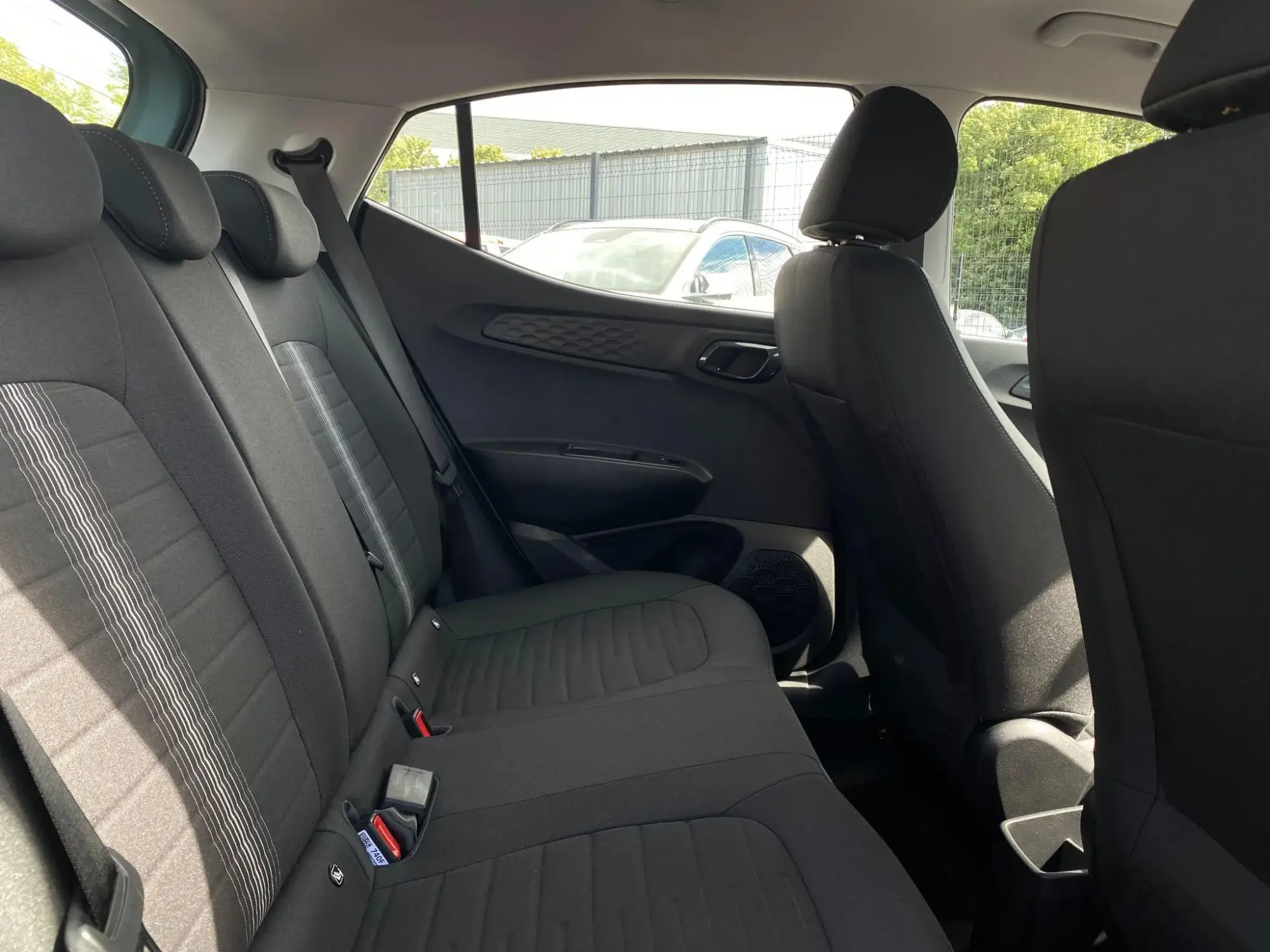 Hyundai i10 Image 12