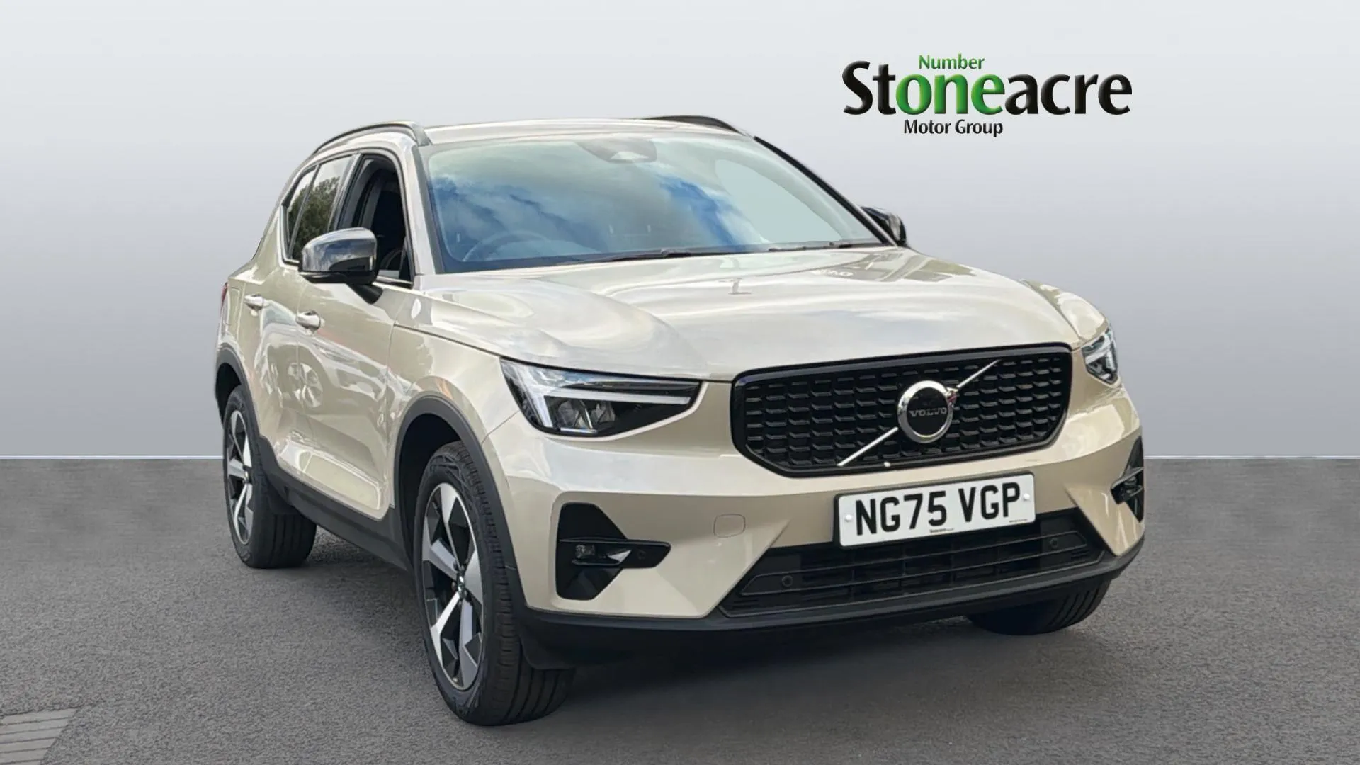 Volvo XC40 dealer public-web source image