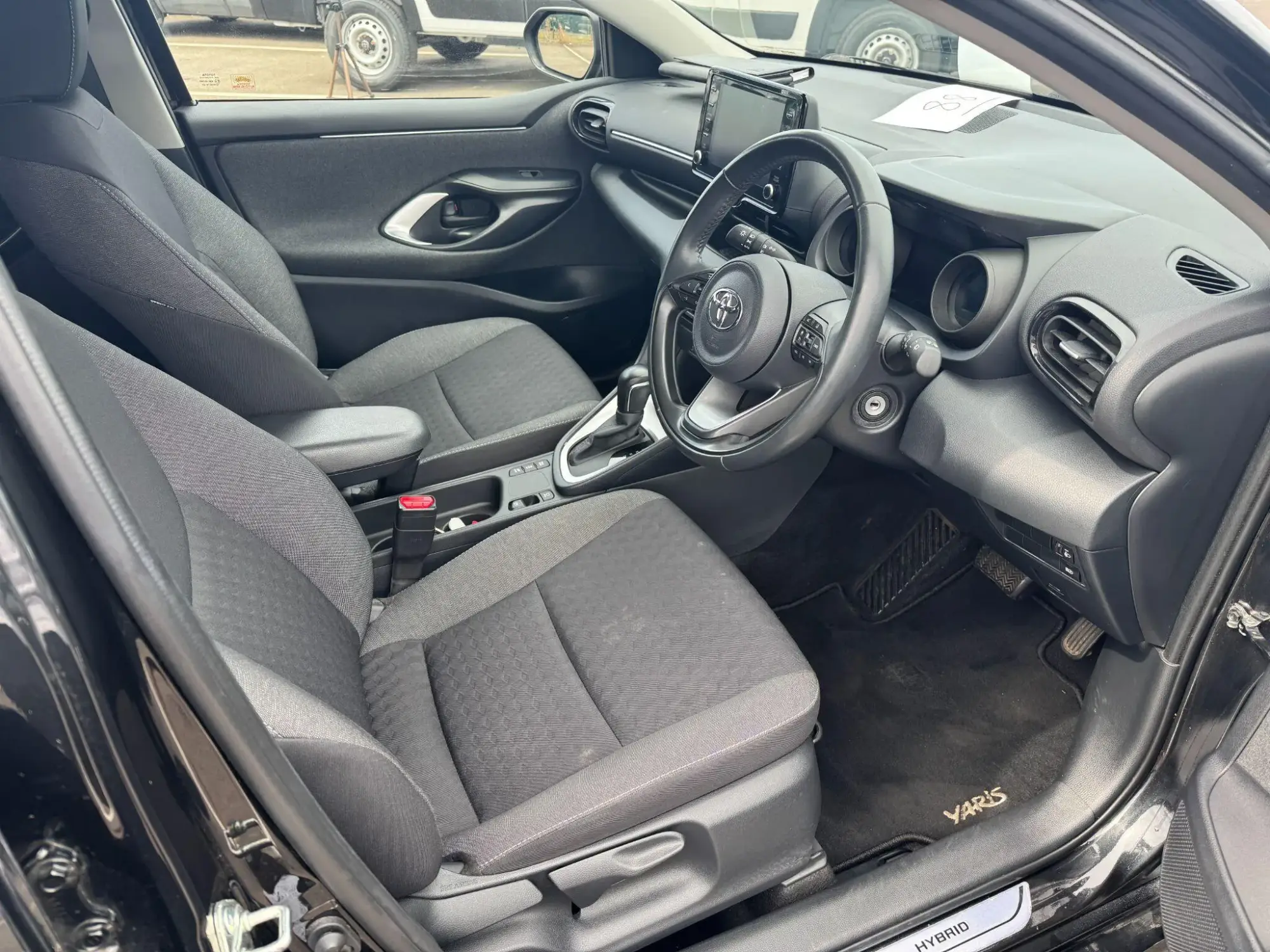 Toyota Yaris Image 11