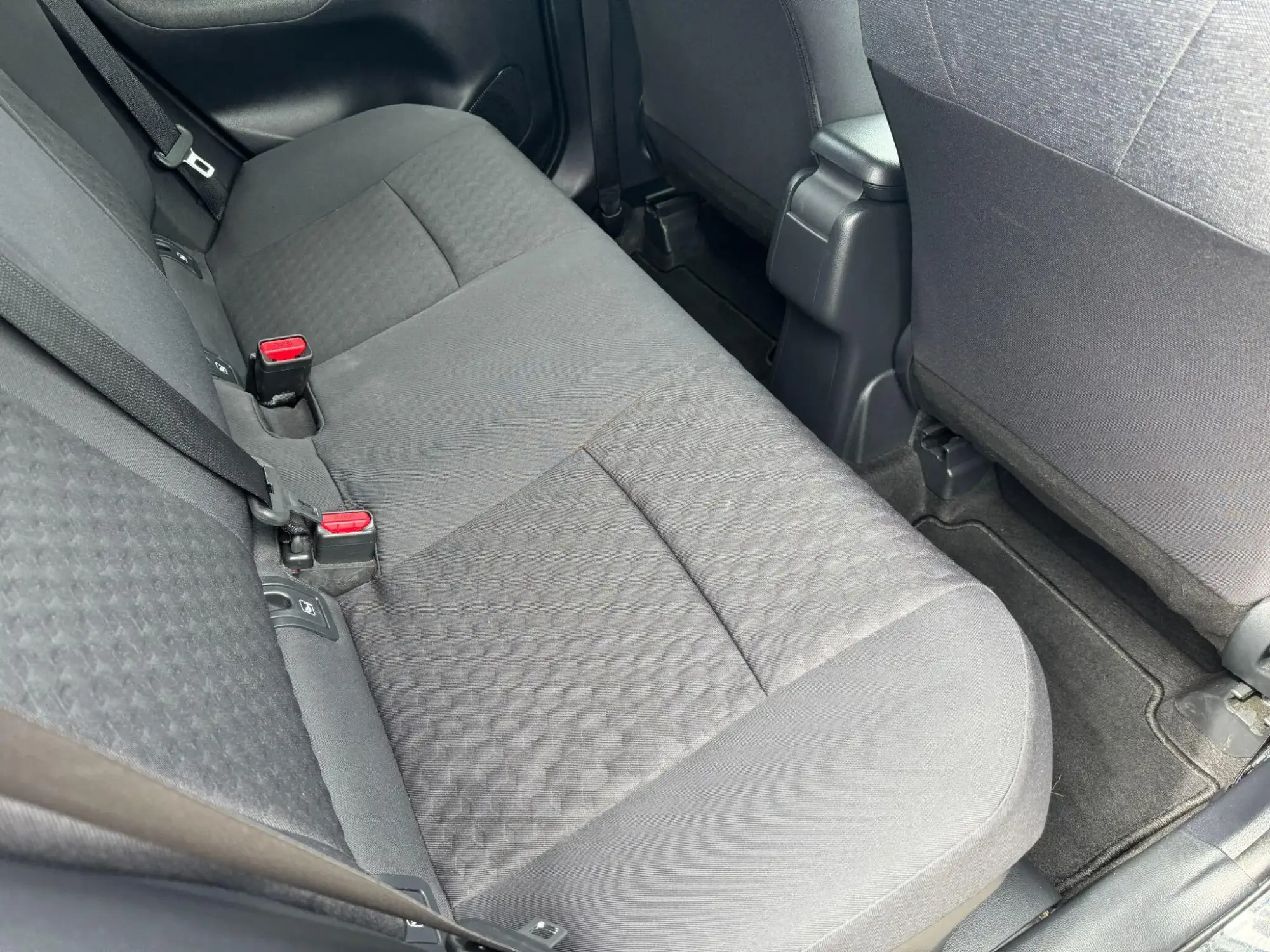 Toyota Yaris Image 12