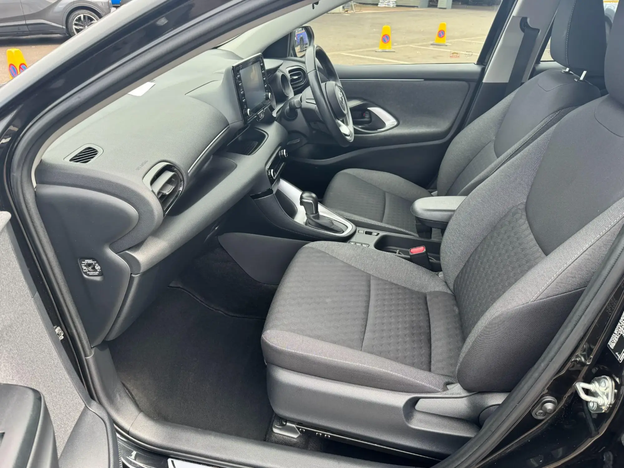 Toyota Yaris Image 14