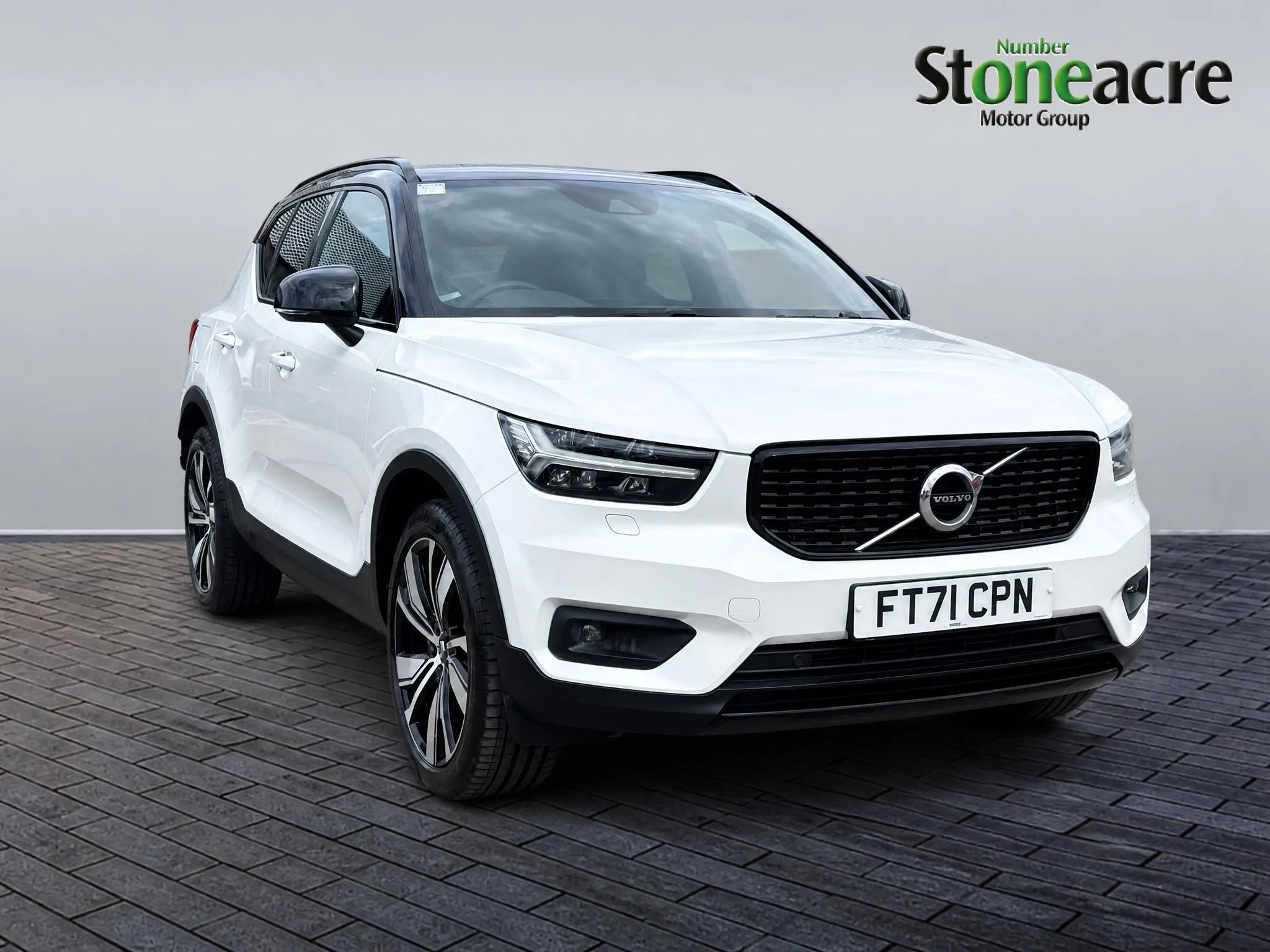 Volvo XC40 Recharge listing photo