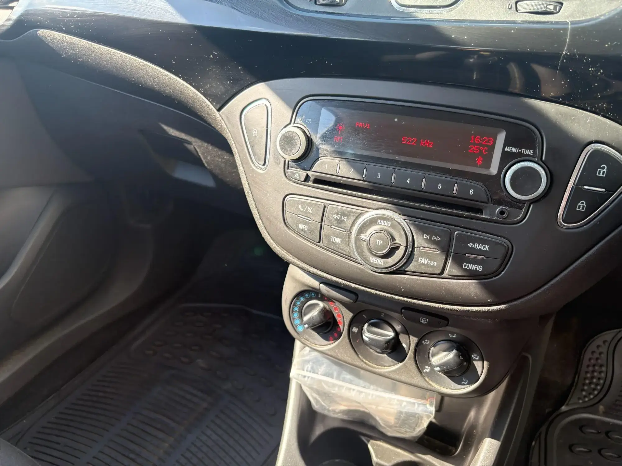 Vauxhall Corsa Image 22