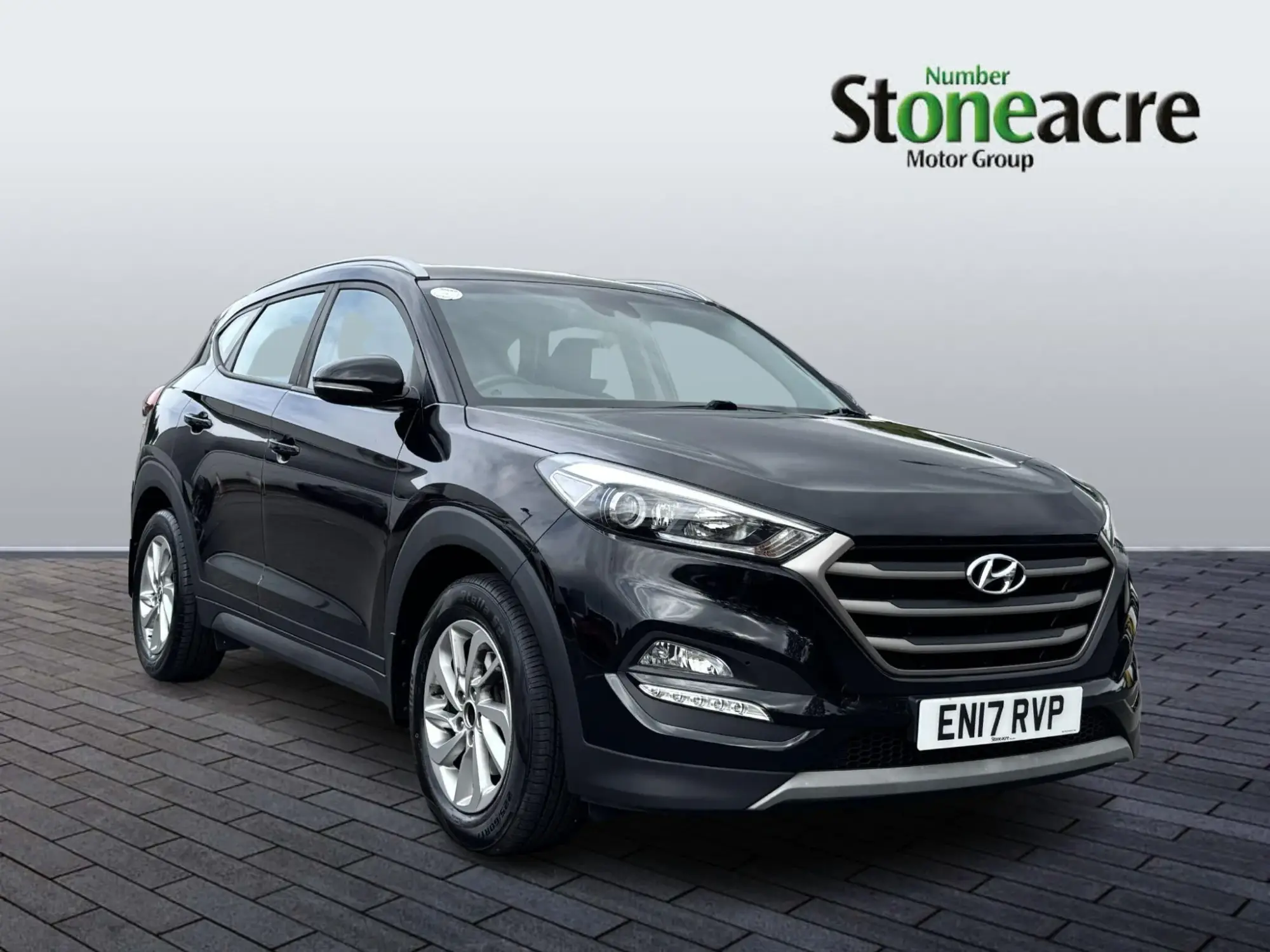 Hyundai TUCSON 2.0 CRDi SE Nav SUV 5dr Diesel Auto 4WD Euro 6 (136 ps) EN17RVP Image 1