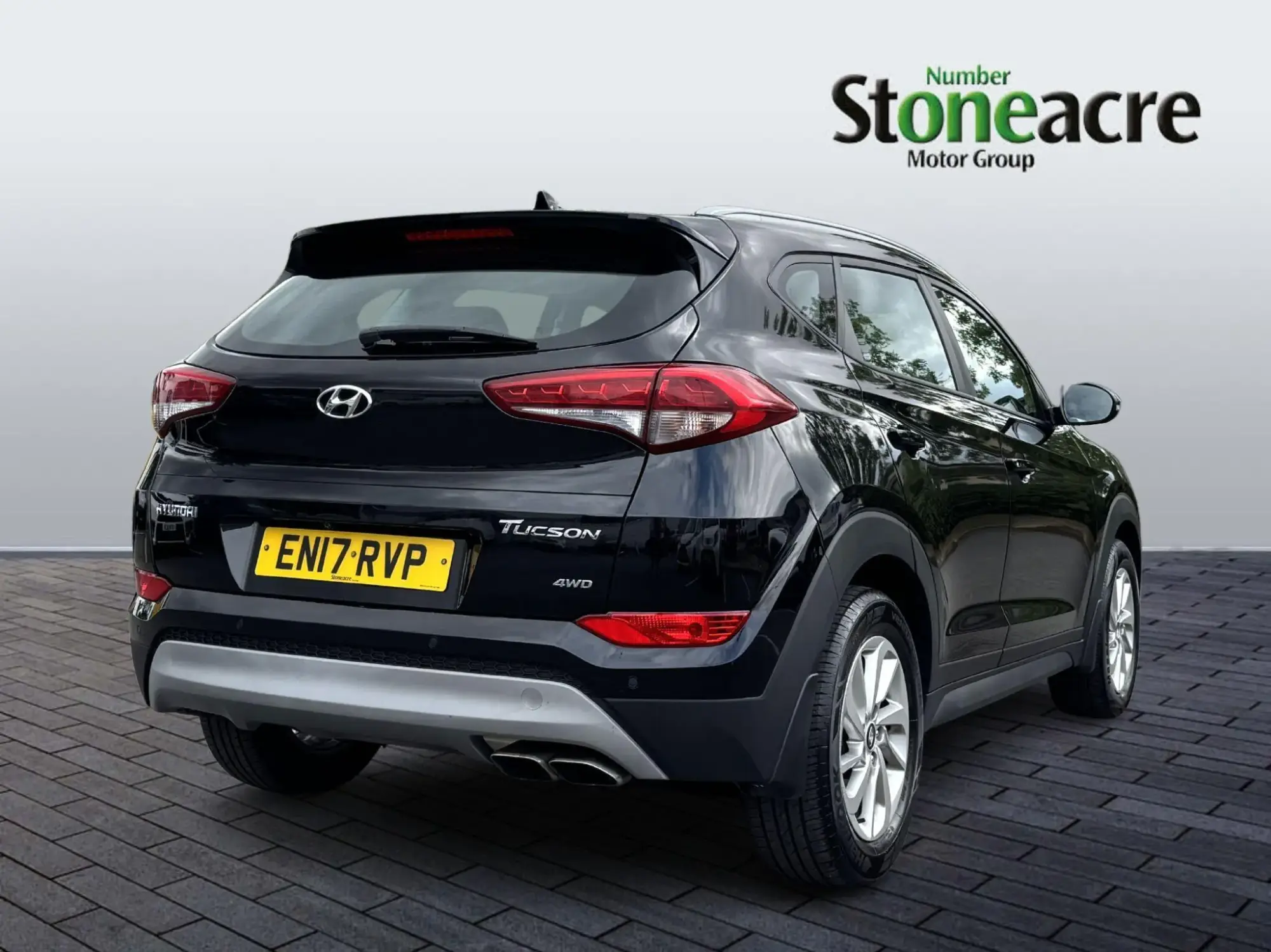 Hyundai TUCSON 2.0 CRDi SE Nav SUV 5dr Diesel Auto 4WD Euro 6 (136 ps) EN17RVP Image 3